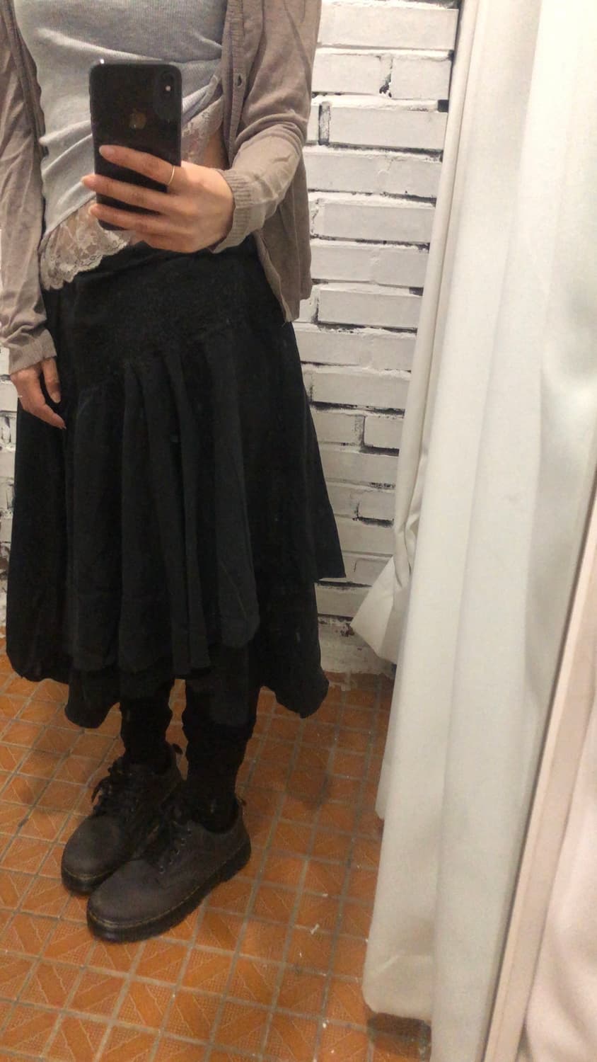 블랙 디테일 스커트 상품이미지1