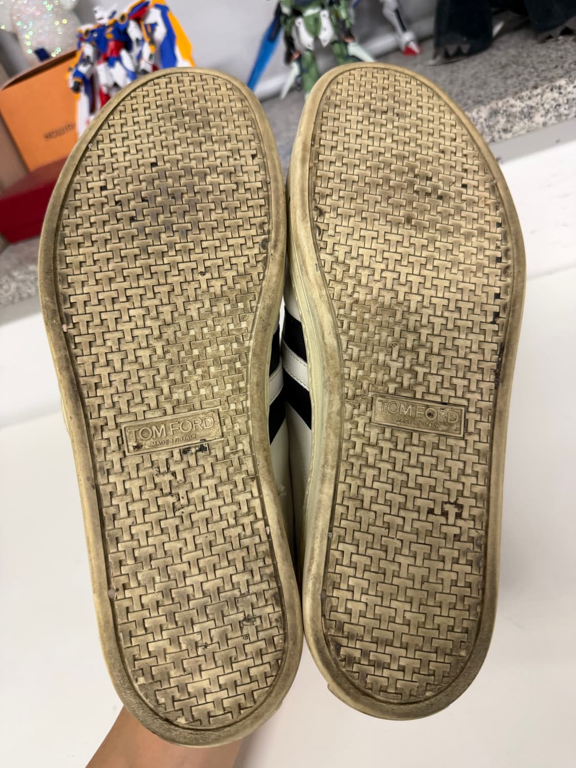 정품) 톰포드 화이트 레더 스니커즈 9(280) 상품이미지10