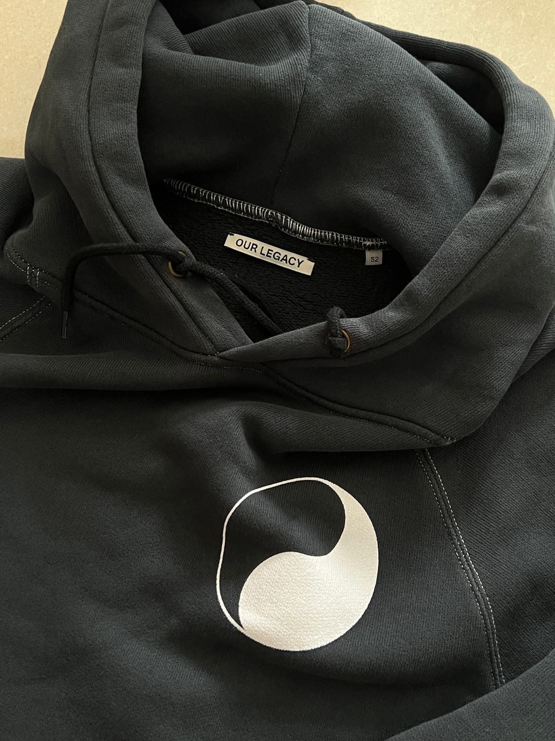 아워레가시 워크샵 후디 차콜 52사이즈  상품이미지1