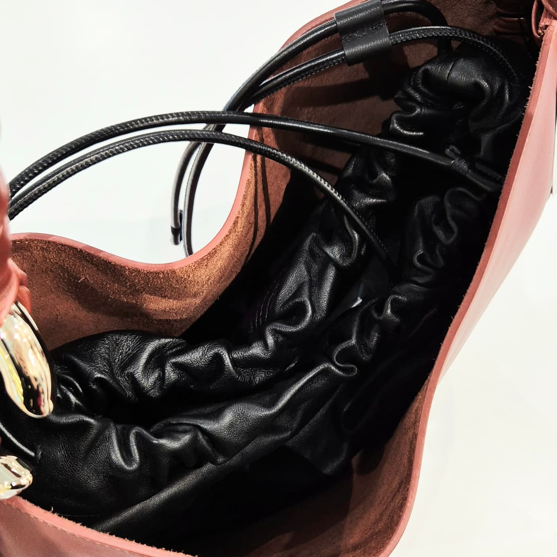 끌로에 메이트 라지 호보백 상품이미지3