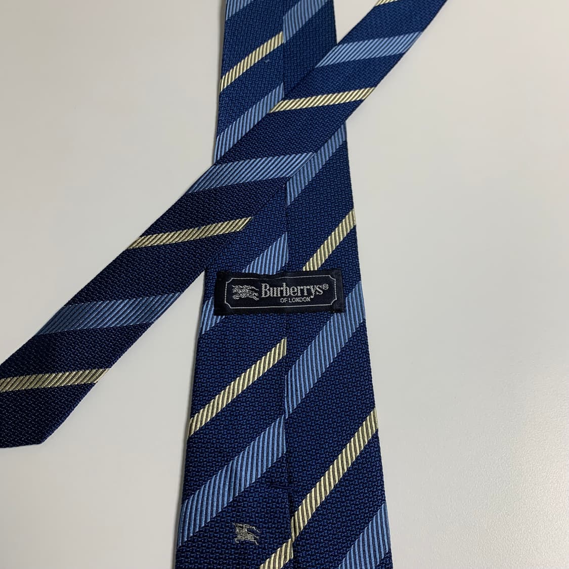 버버리(BURBERRY) 스트라이프 레지멘탈 명품넥타이 100실크 A+ 상품이미지5
