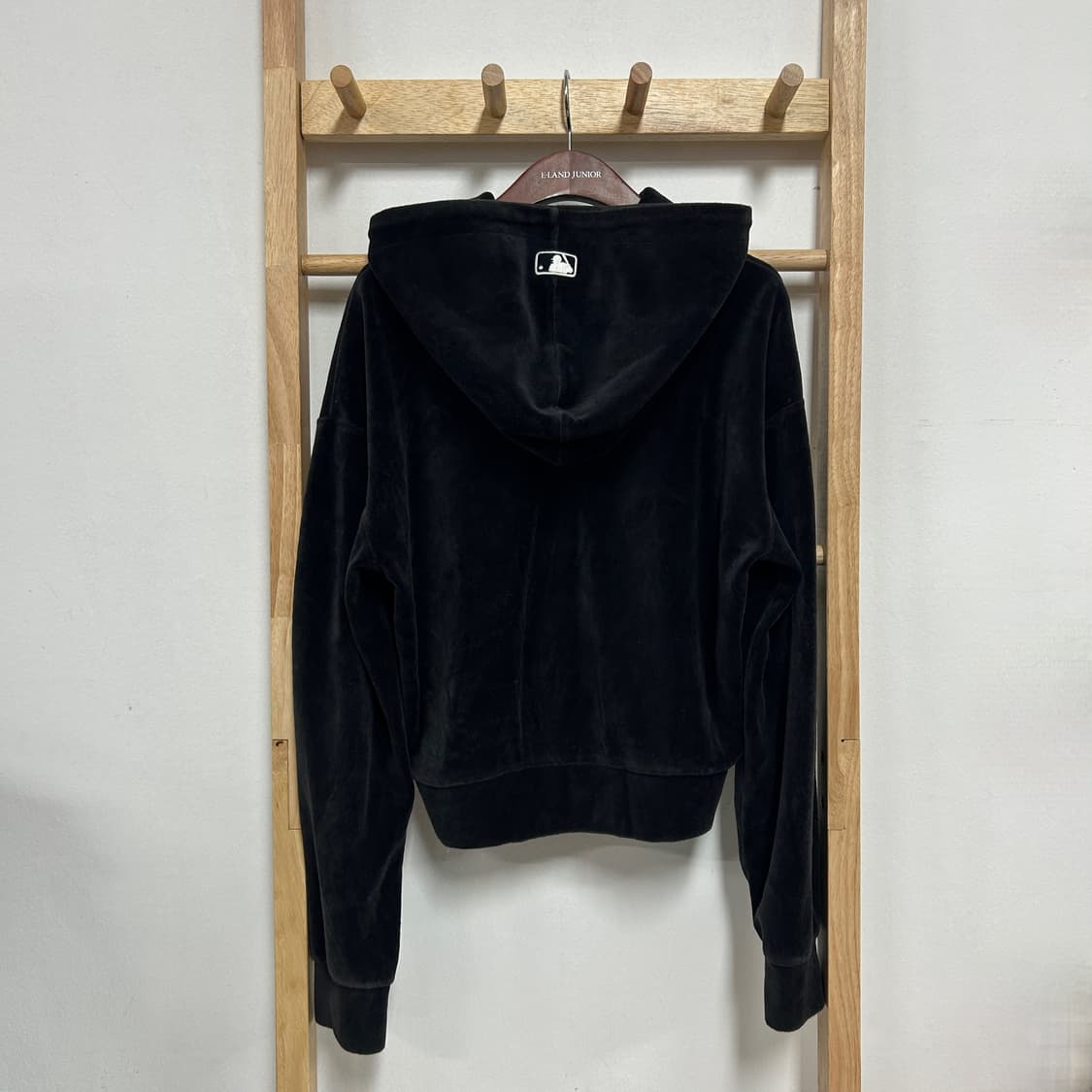 MLB 뉴욕 양키스 벨벳 후드집업 블랙 상품이미지4