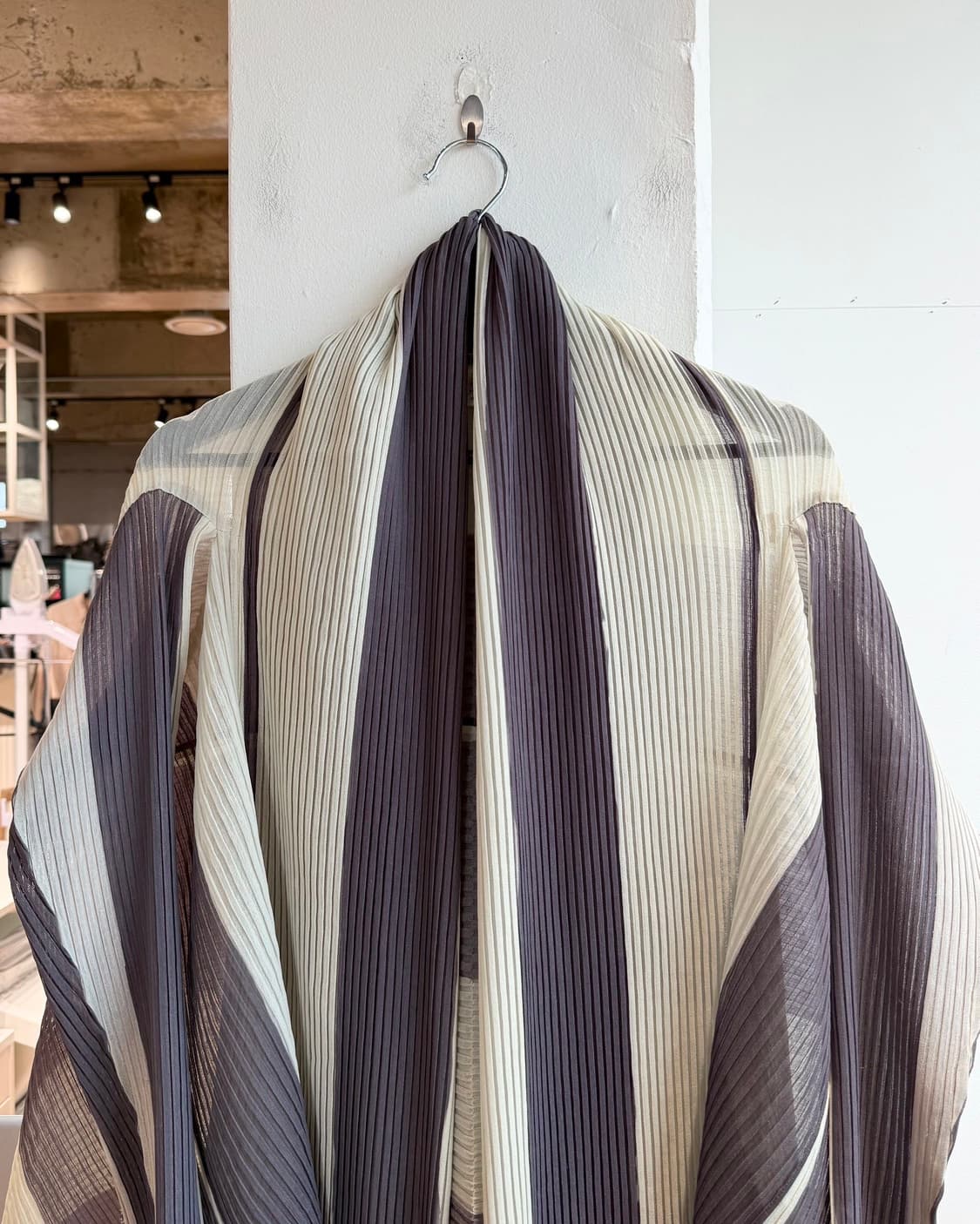 이세이미야케 차콜 옐로우 스트라이프 링컬 자켓  상품이미지3