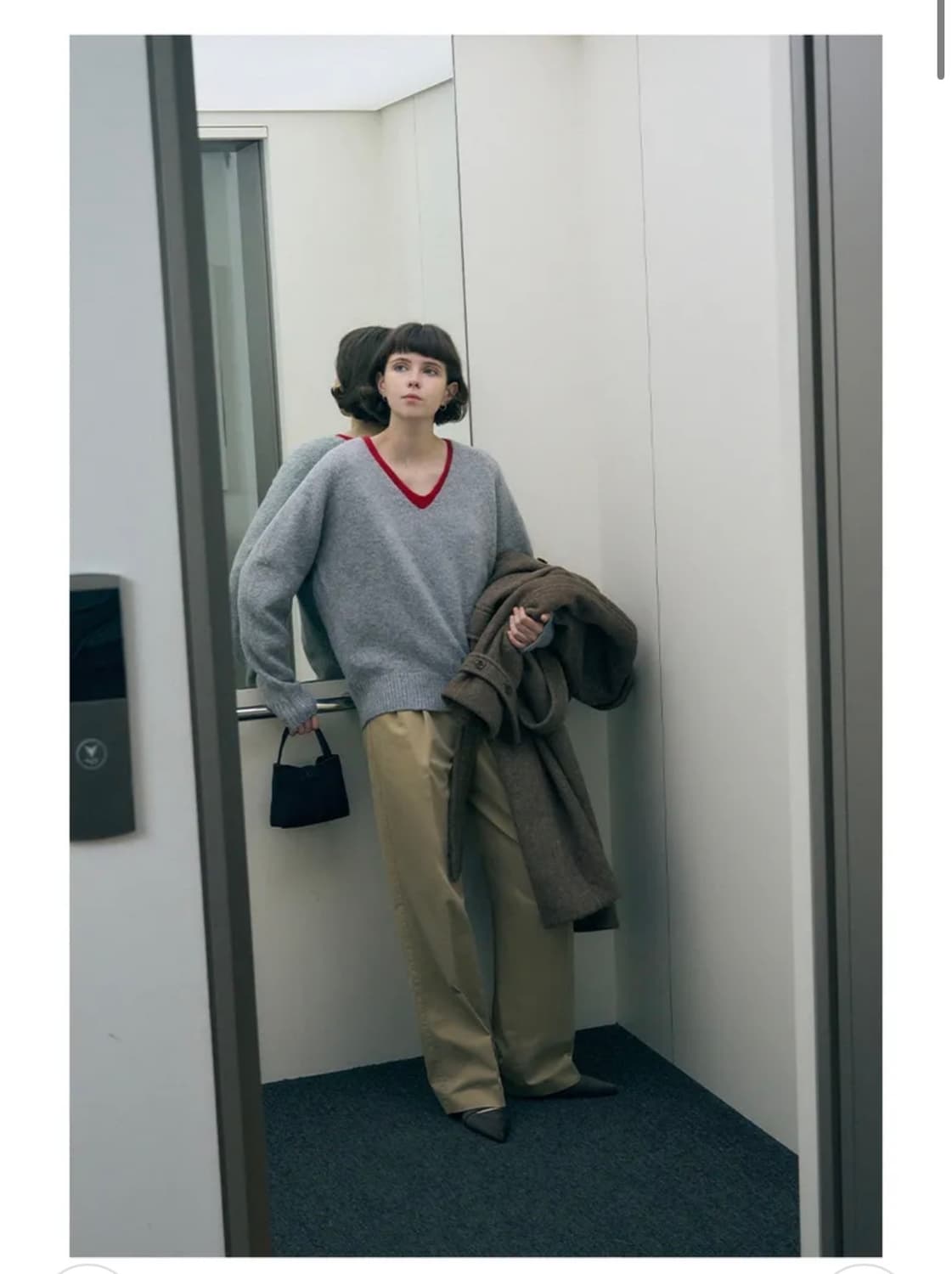 (새상품)(S) 드로우핏 우먼 헤어리 울 브이넥 풀오버 니트 GREY 상품이미지3