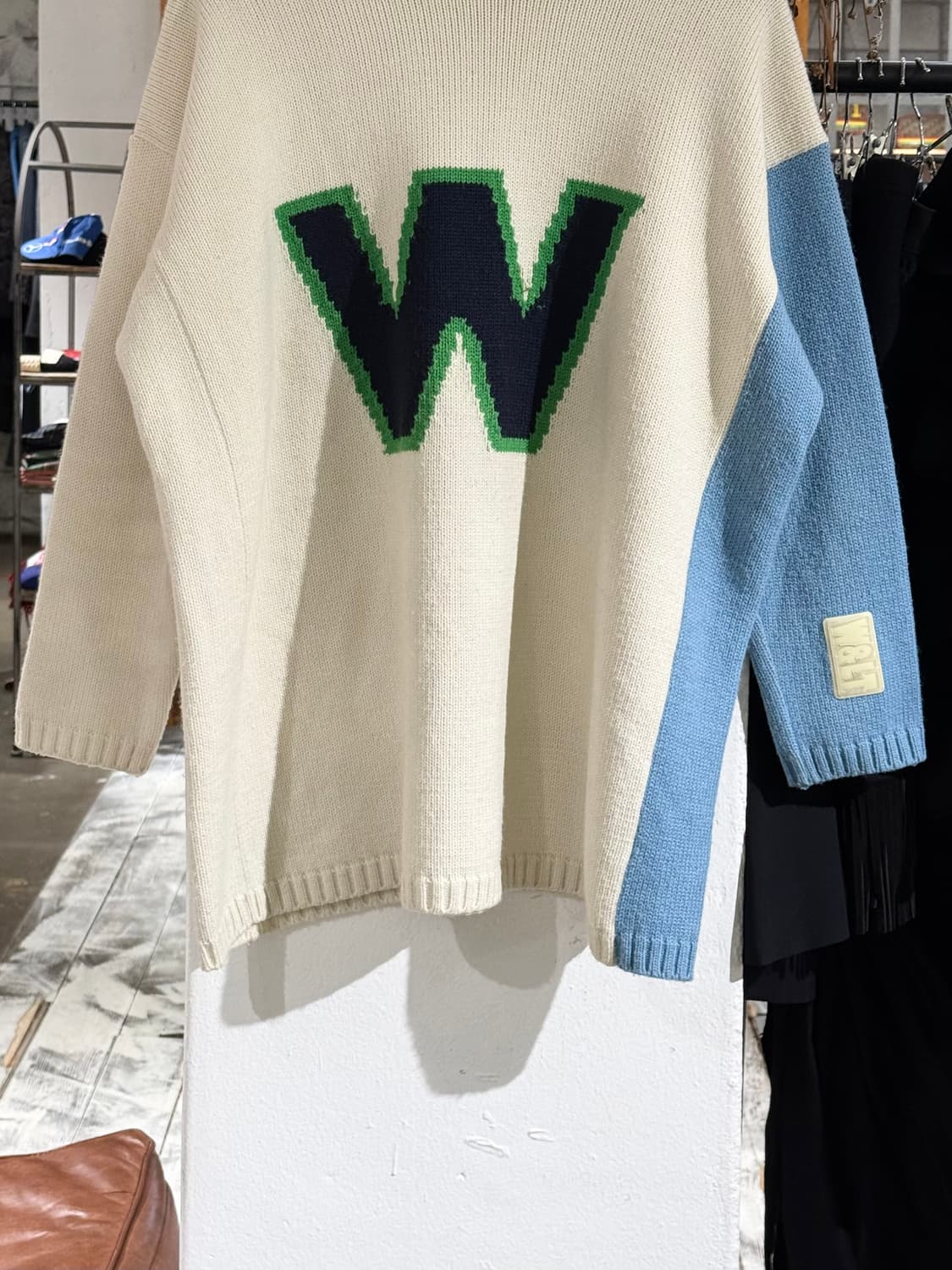 월터 반 베이렌동크 아이보리 배색 로고 니트 스웨터 상품이미지5