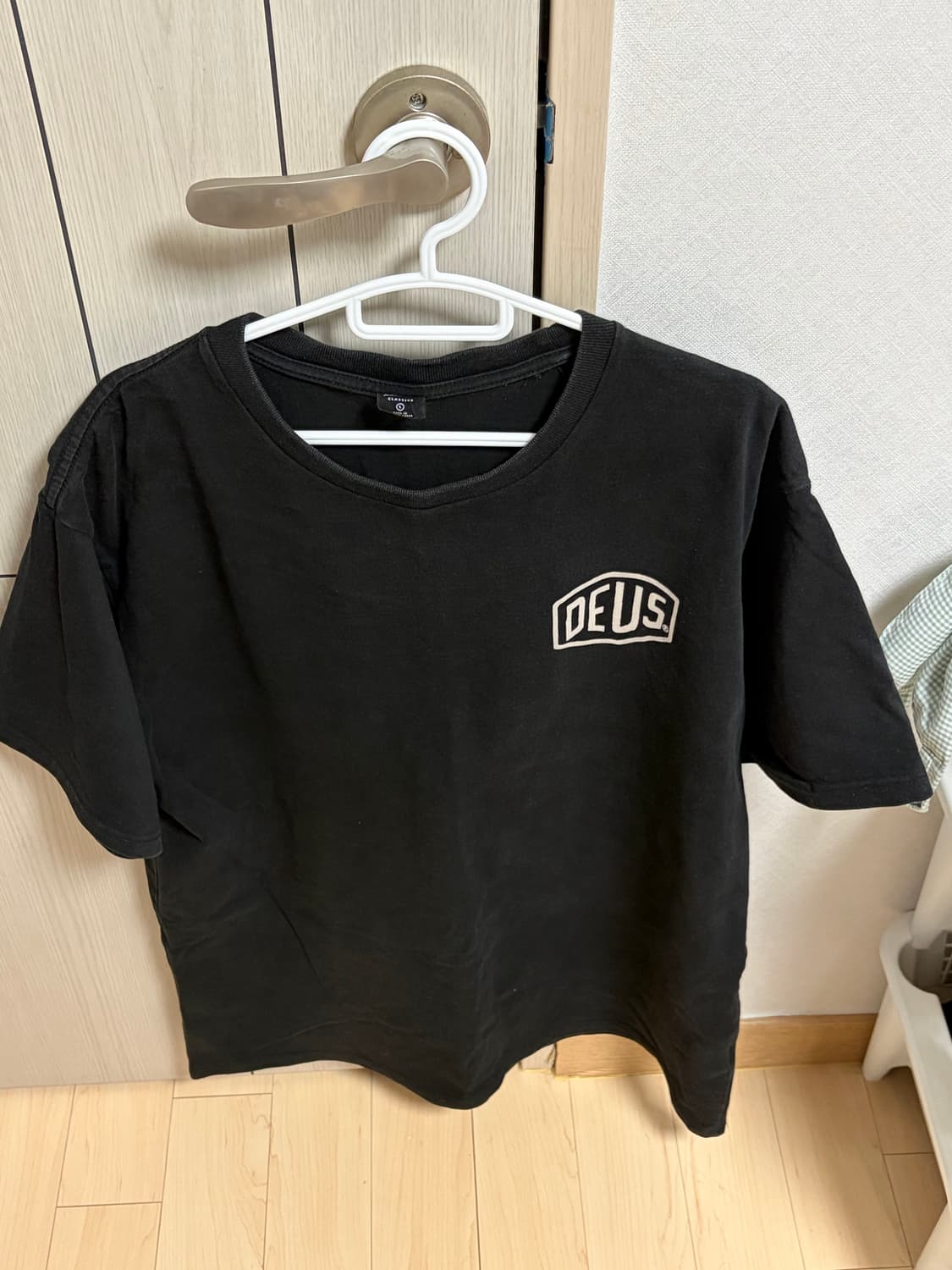 데우스 반팔 라지 사이즈 블랙 상품이미지1