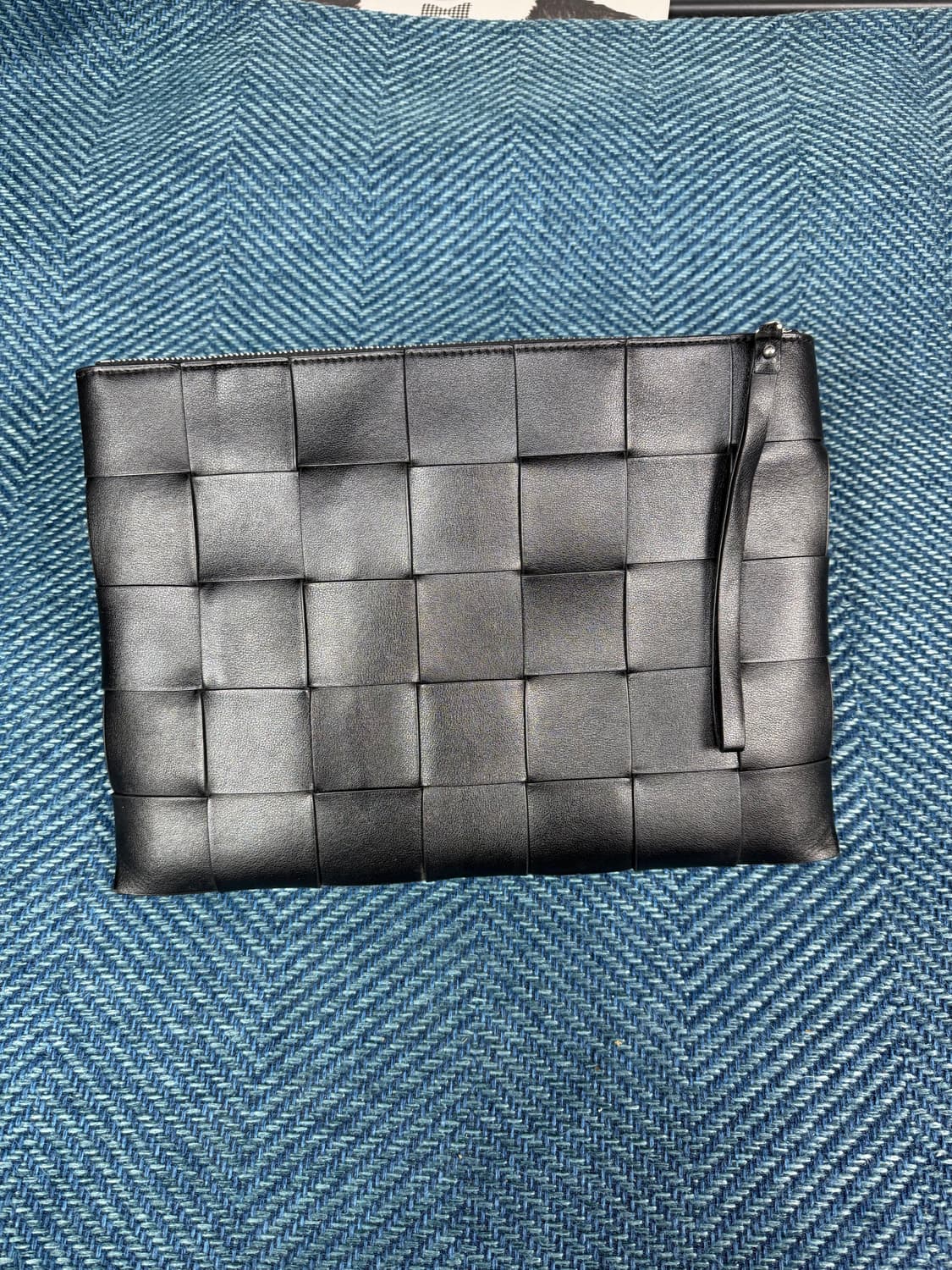 Bottega Veneta 인트레치아토 클러치 (정품 / 고급 가죽) 상품이미지1