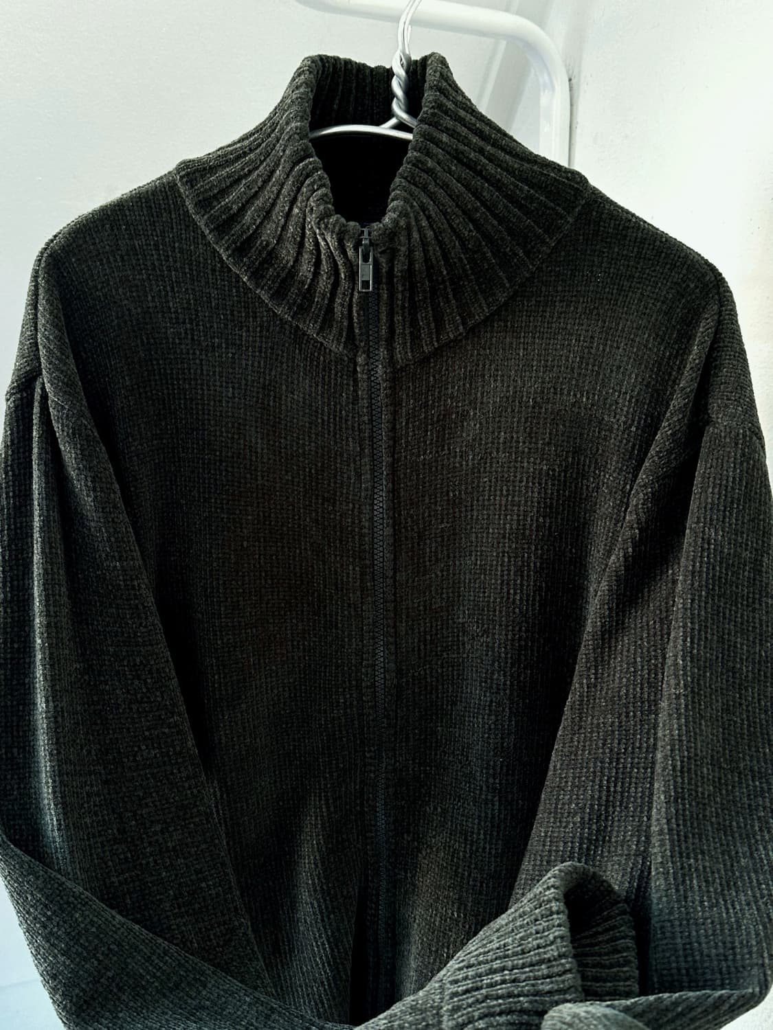 Middle gauge soft knit zip jacket 상품이미지1