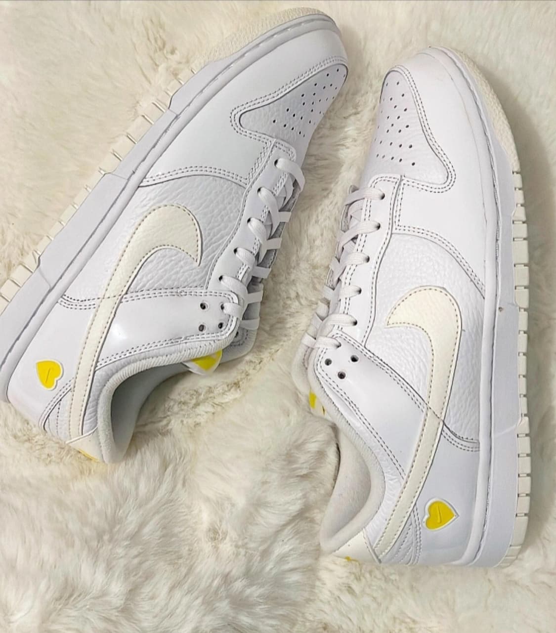 [240]나이키 덩크 로우 발렌타인데이 화이트 옵틱 옐로우 상품이미지4