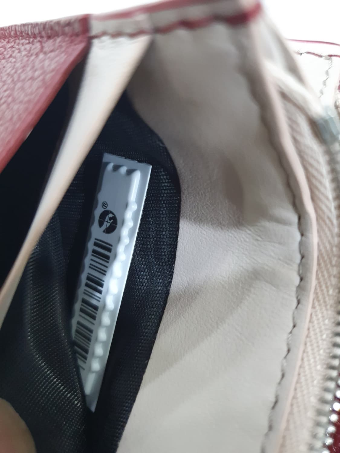 버버리(BURBERRY)버버리D링가죽장지갑 버건디 여성 지갑 상품이미지5