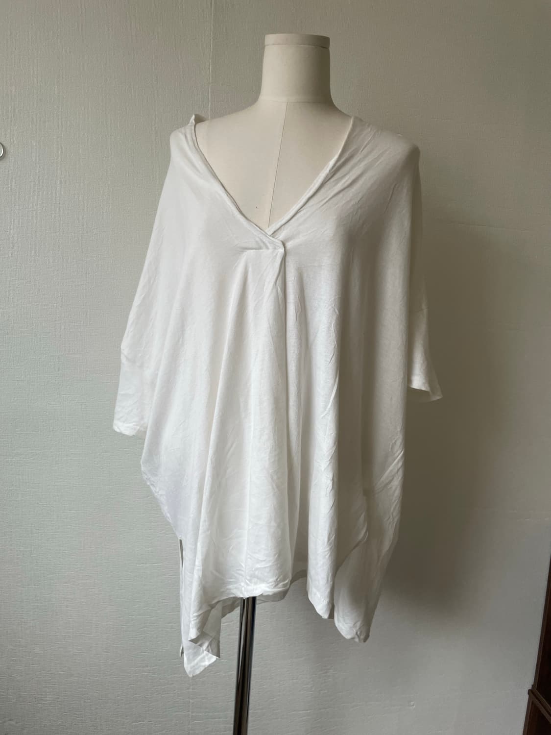 Japanese White Wrinkle Deep V-Neck 상품이미지3