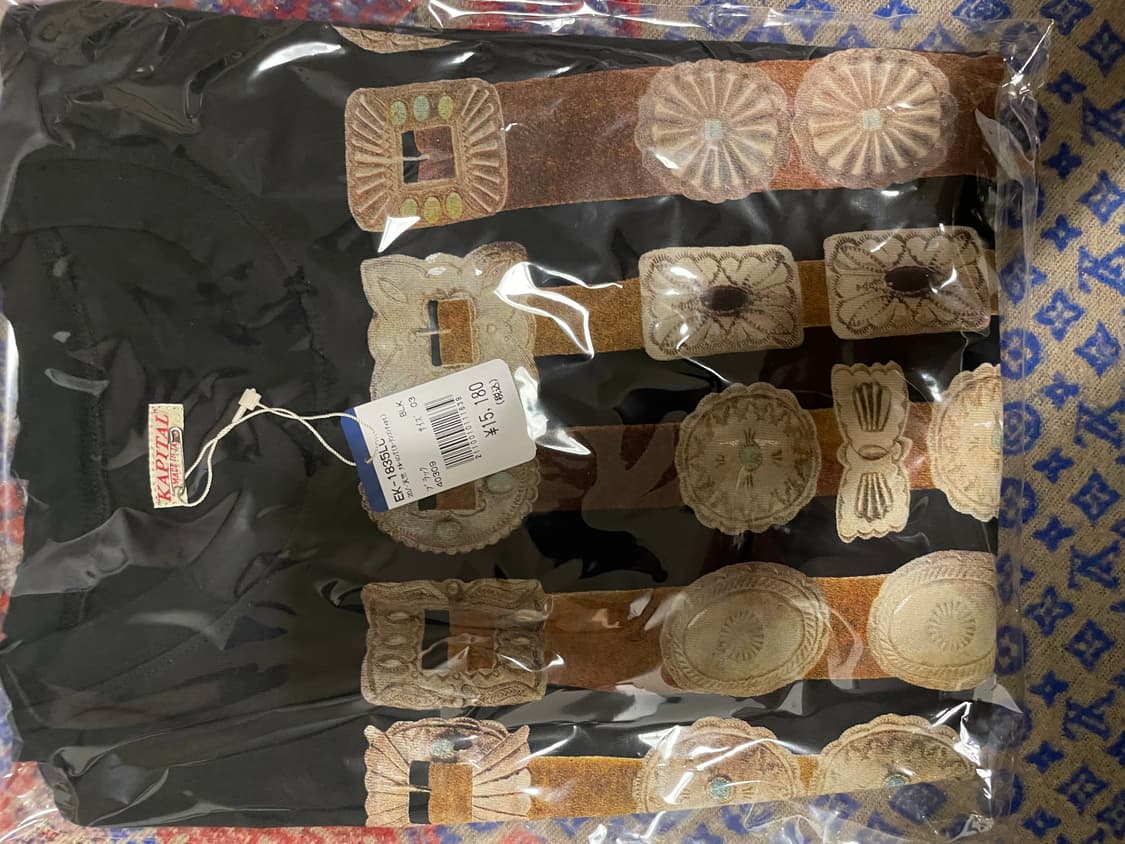 [3][4]캐피탈 20 커튼 콘초 프린트 저지 크루 롱 티셔츠 블랙 상품이미지4