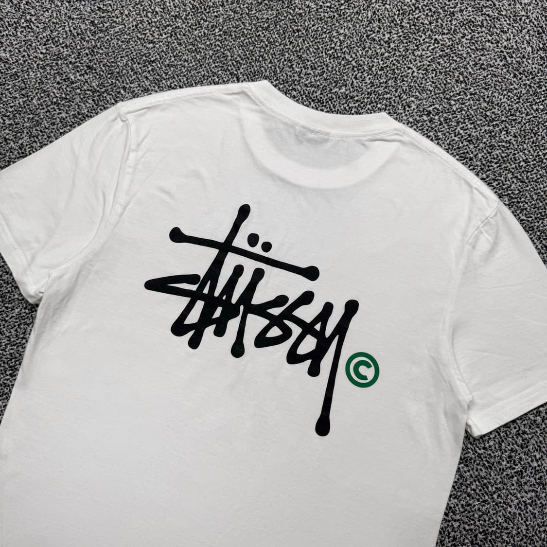 Name : 스투시 시그니처로고 화이트컬러 반팔티 :)  상품이미지4