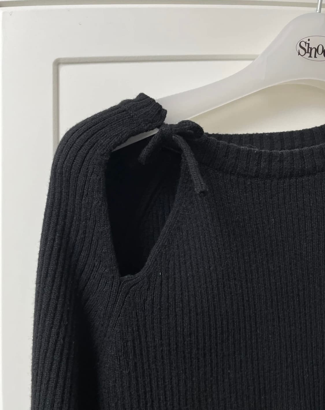 (단종) 마가린핑거스 컷아웃 리본 니트 블랙 Free 세미 오프숄더 상품이미지4