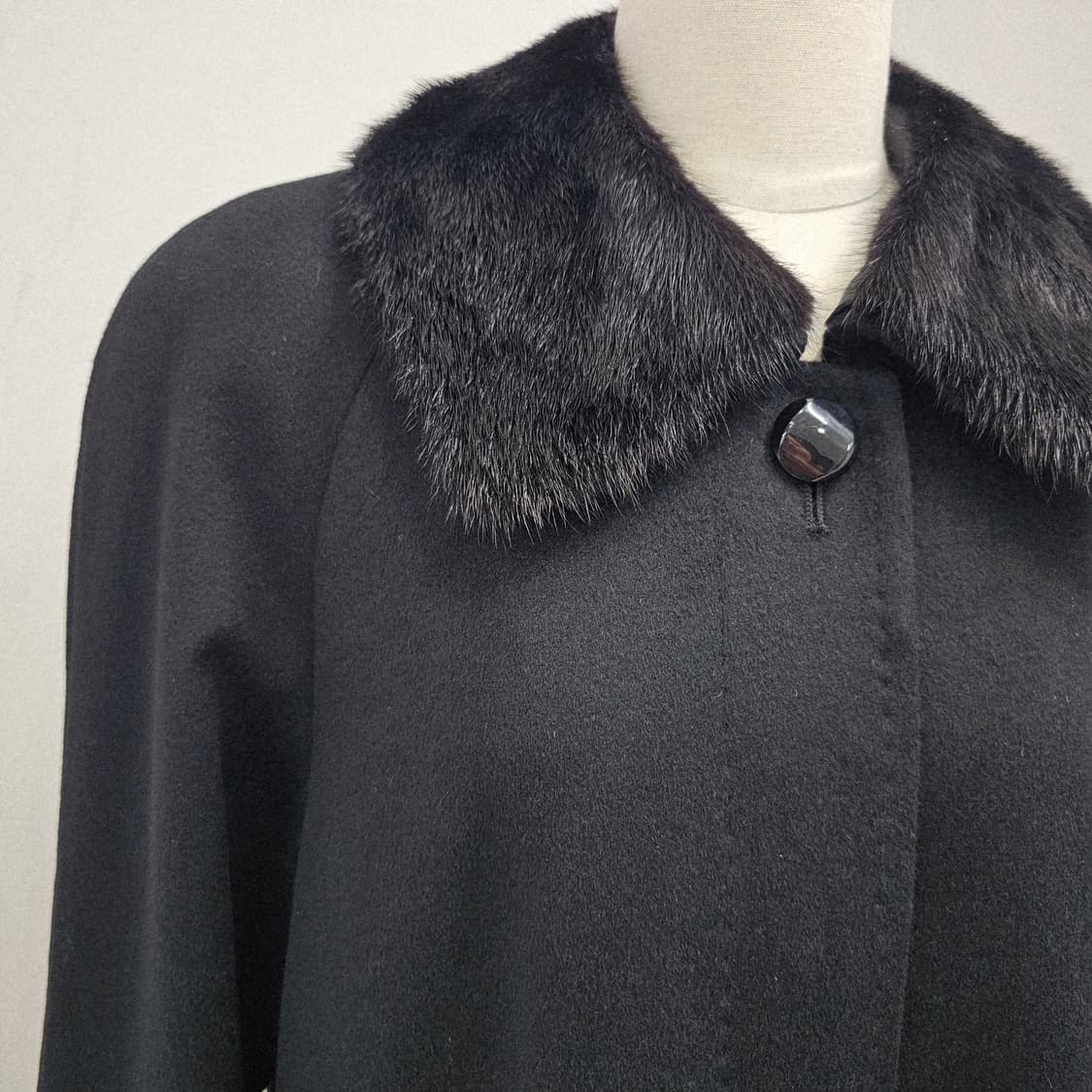 캐시미어100 블랙 밍크카라 빈티지 롱코트 상품이미지6