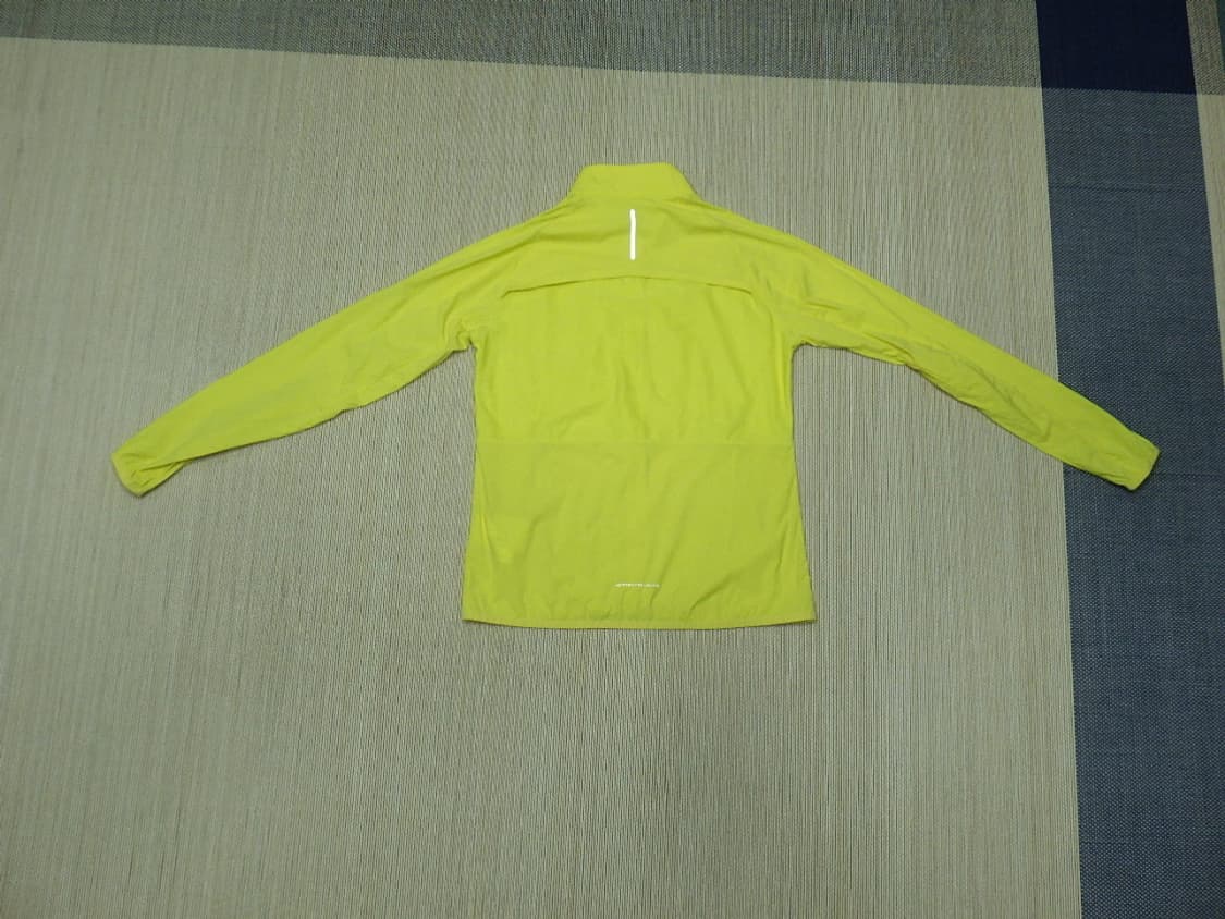 (90size) 데상트 여성 초경량 러닝 바람막이 자켓 상품이미지2