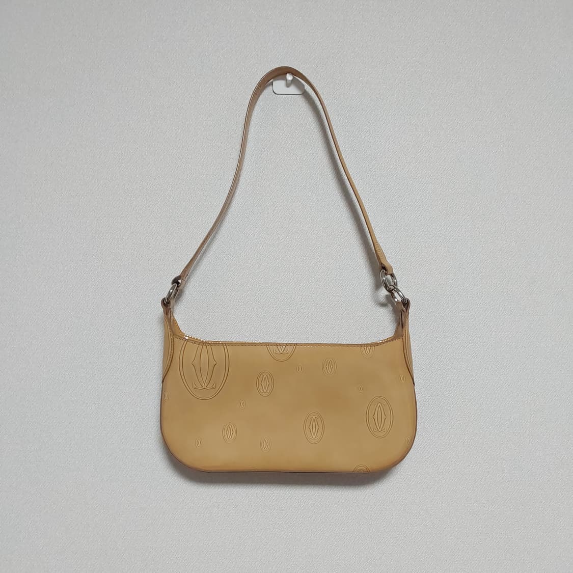 까르띠에 해피 버스데이 포쉐트 미니백 베이지 상품이미지3