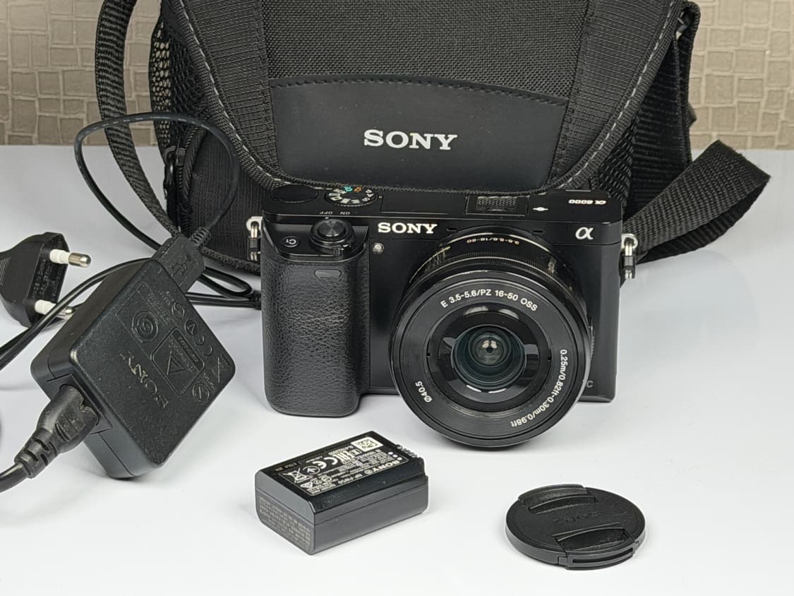 소니 A6000 블랙 미러리스 카메라 상품이미지1