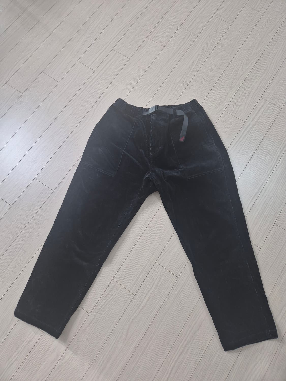 그라미치 루즈테이퍼드 코듀로이 팬츠 블랙 상품이미지1