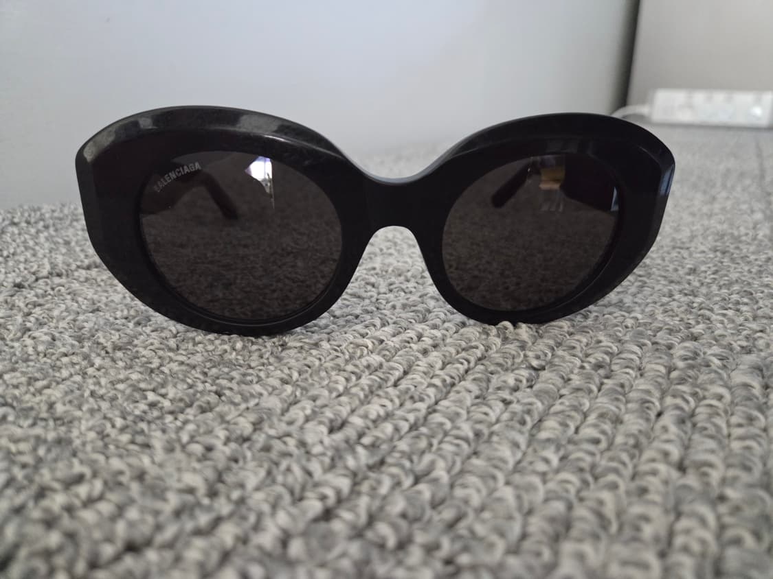 애쉬아일랜드 착용 발렌시아가 선글라스 상품이미지2