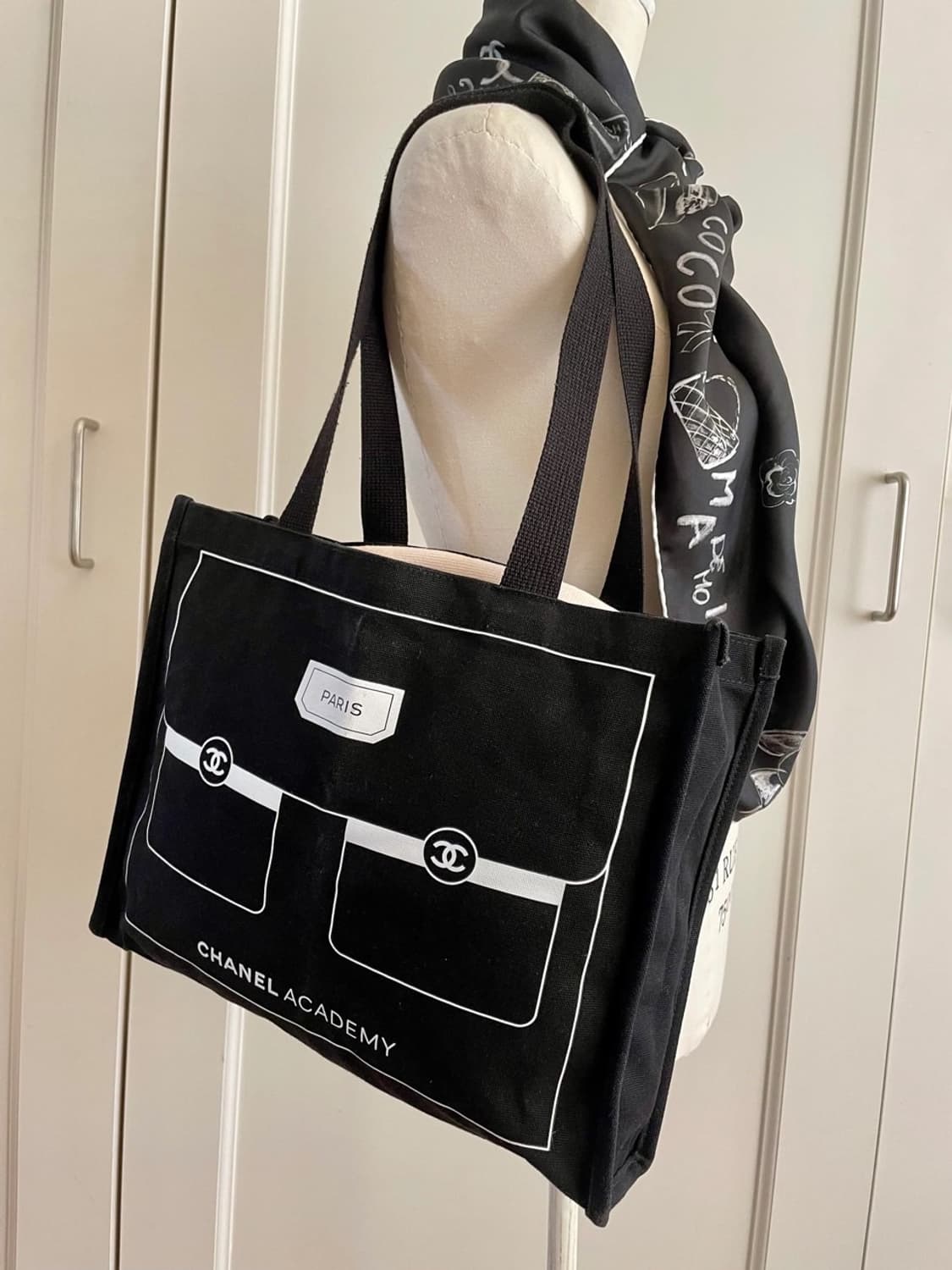 샤넬뷰티 아카데미 에코백 블랙 상품이미지2