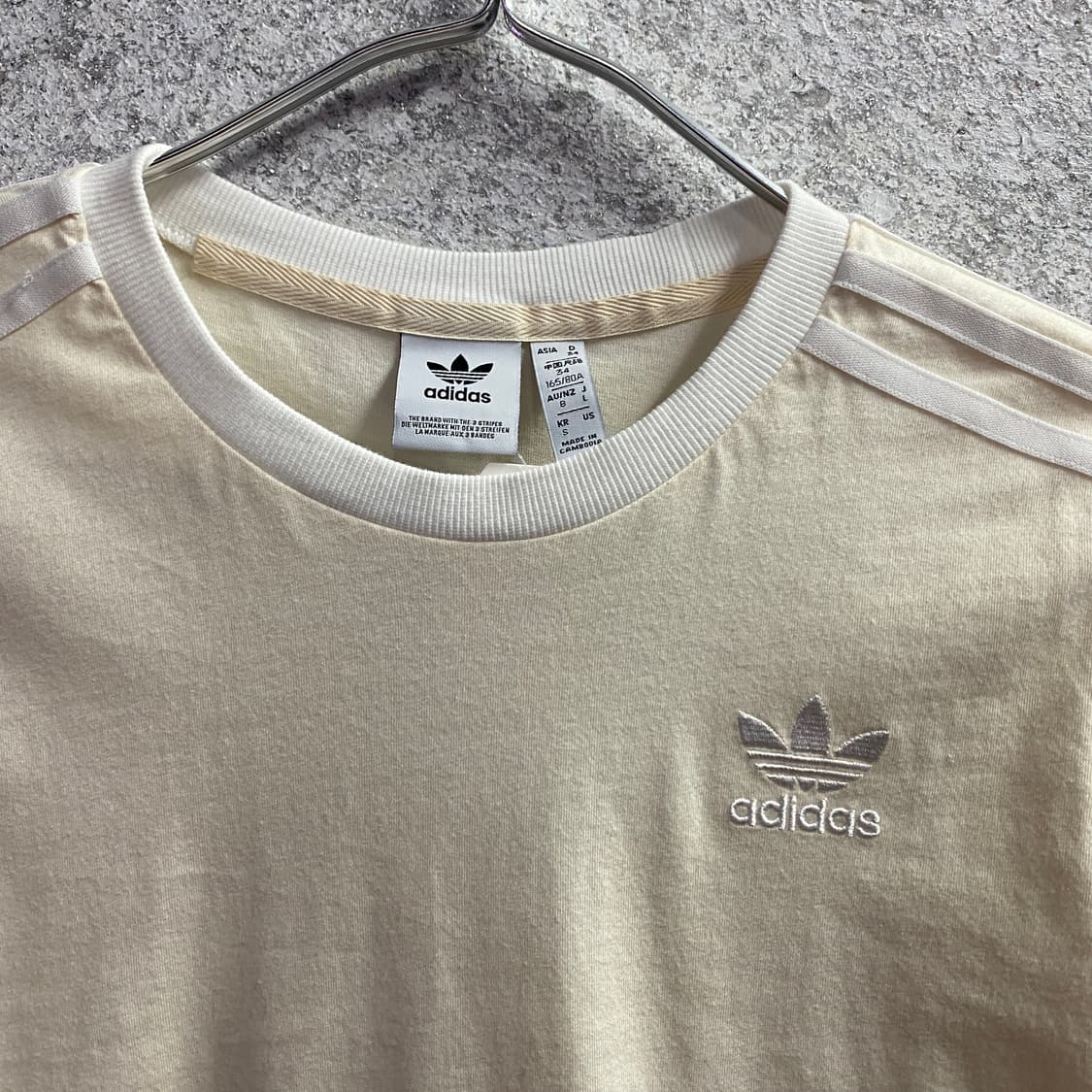 아디다스 아이보리 트랙탑 반팔티B3247 상품이미지3