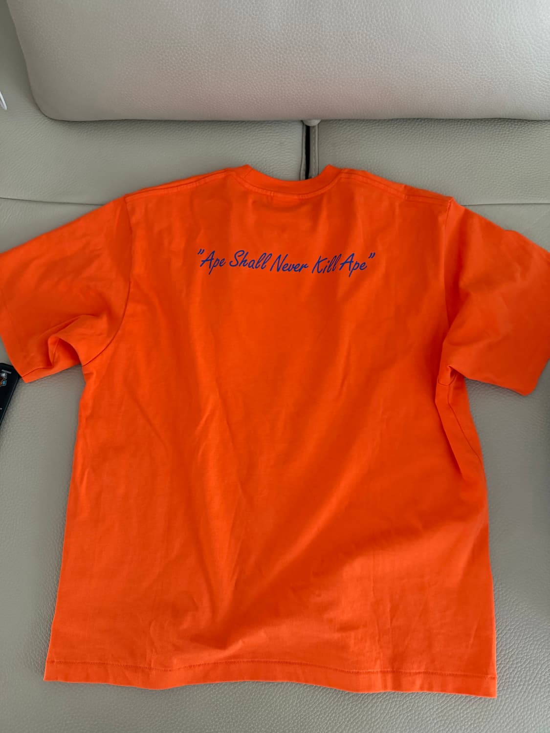 베이프 반팔 m사이즈 오렌지색상 판매합니다 상품이미지2