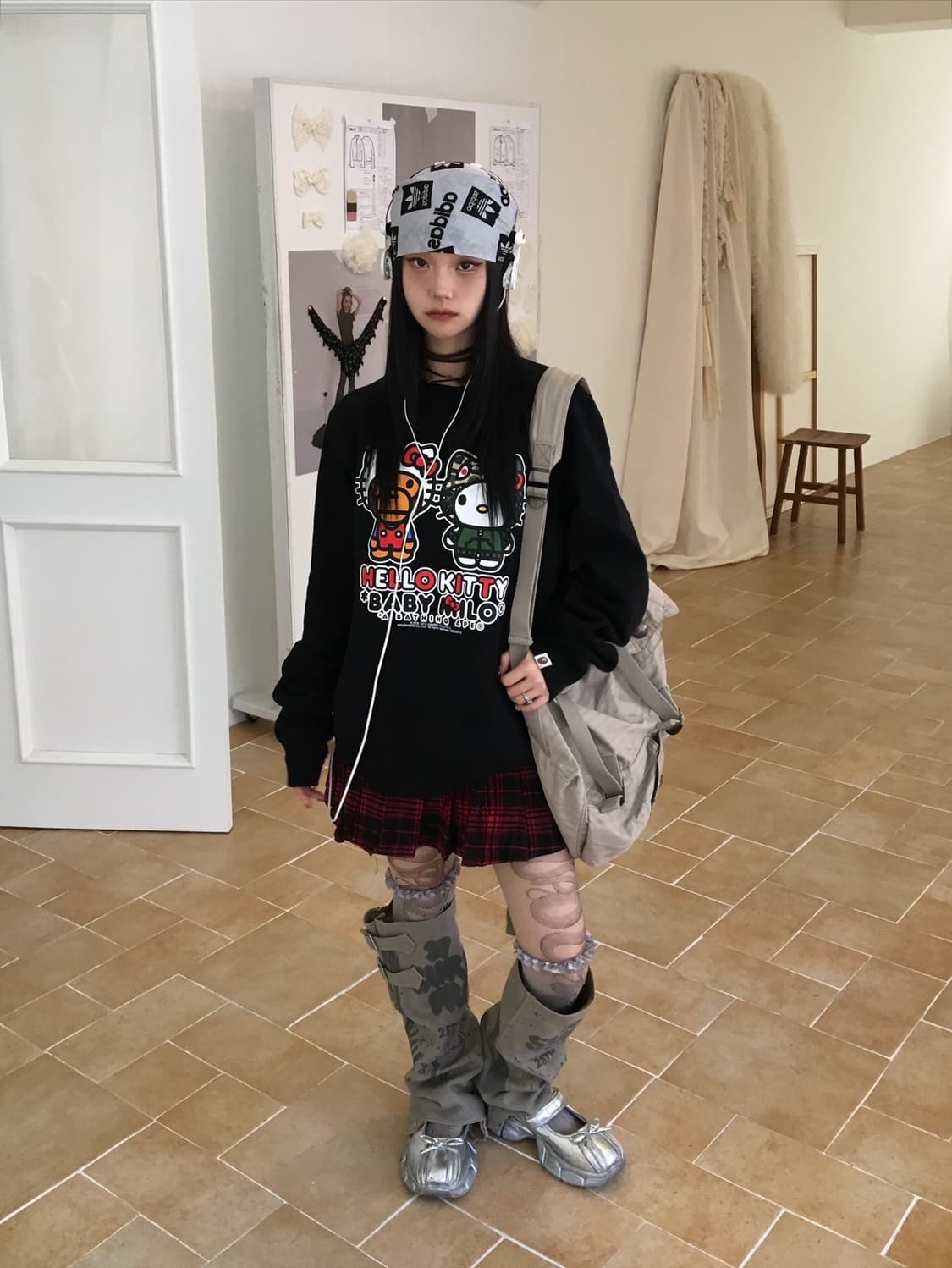 베이프 헬로키티 맨투맨 상품이미지7