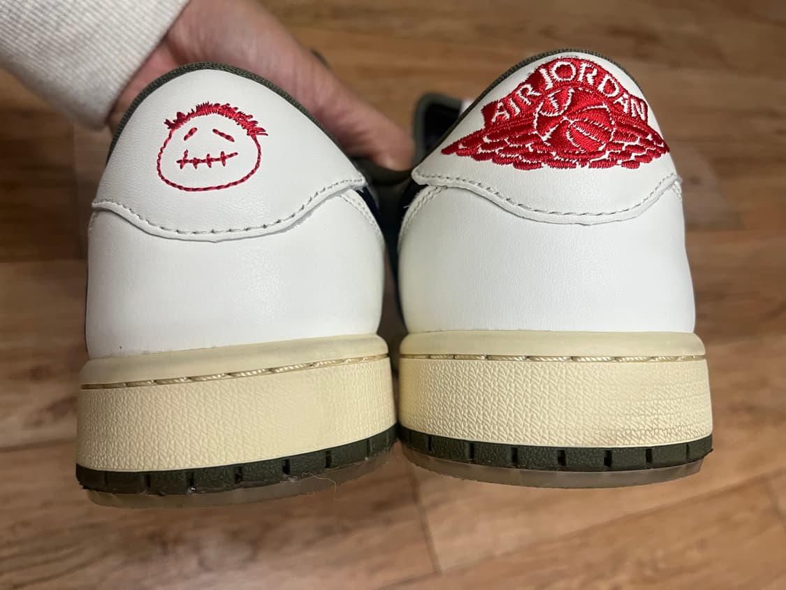 ( 260 ) 조던1 X 트레비스 스캇 레트로 로우OG 리버스 올리브 상품이미지5