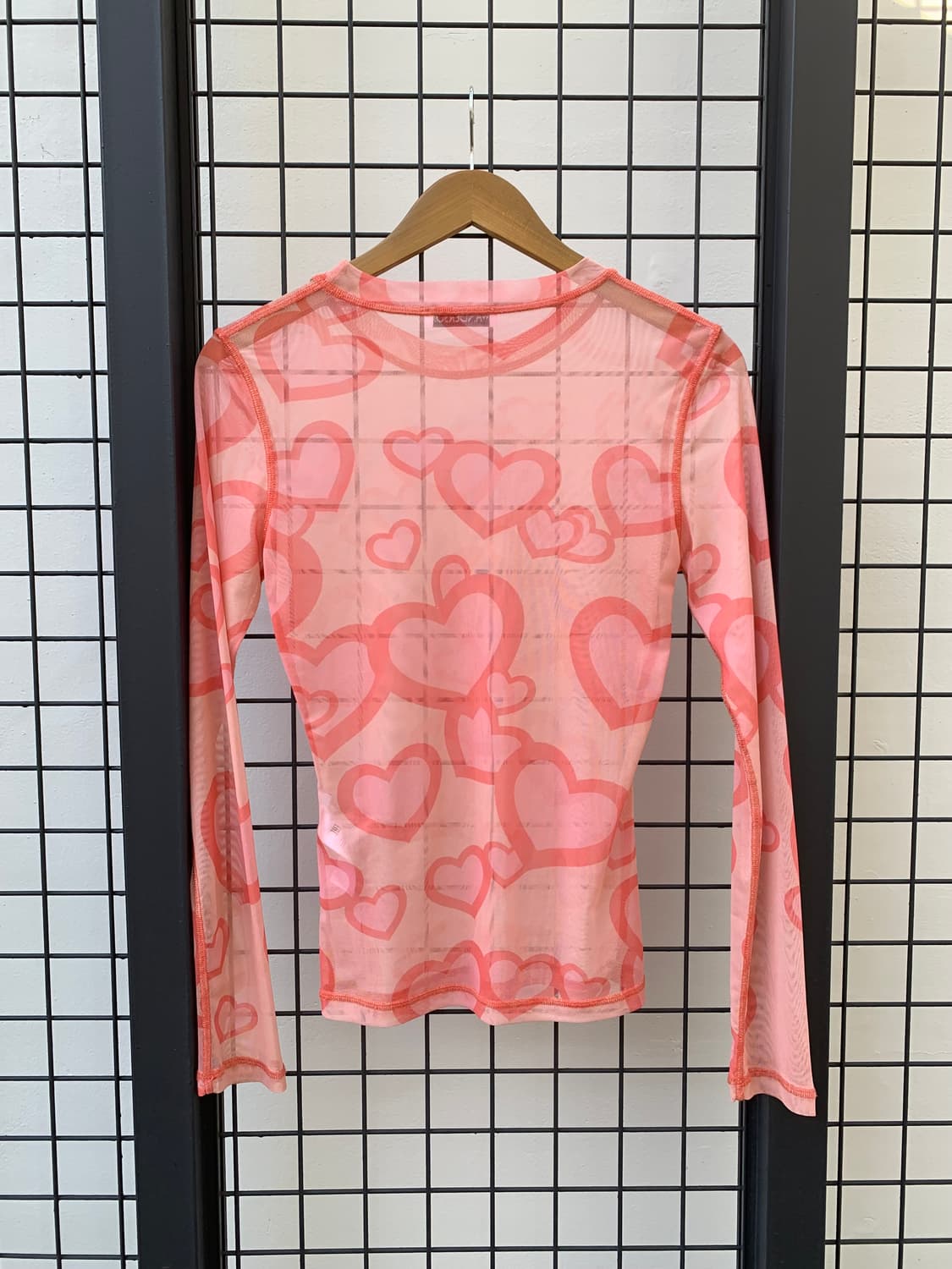 jw앤더슨 x 달려라 하니,  하트 패턴 메쉬 탑 상품이미지4