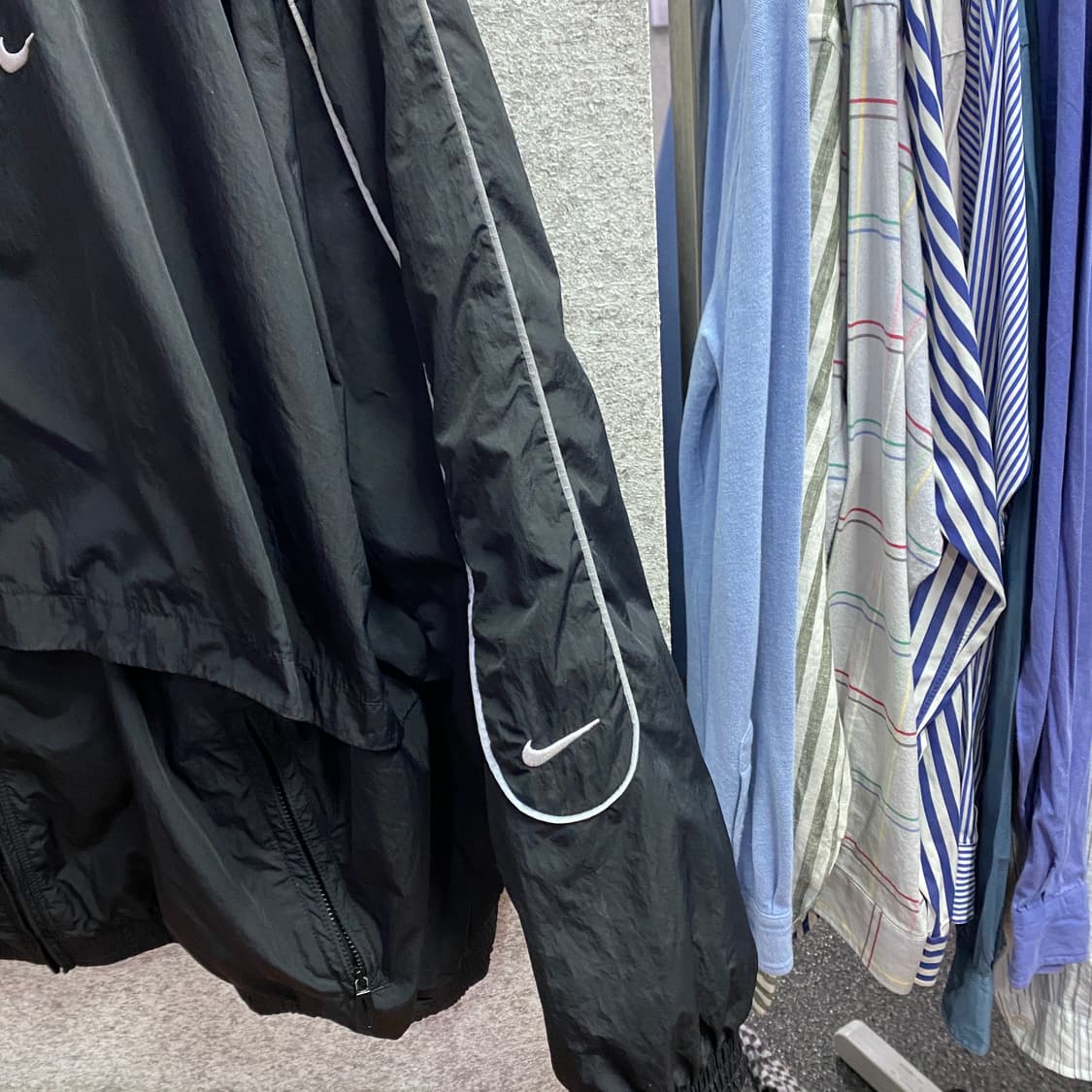 나이키 NSW 솔로스우시 우븐 트랙 자켓 블랙 B4378  상품이미지4