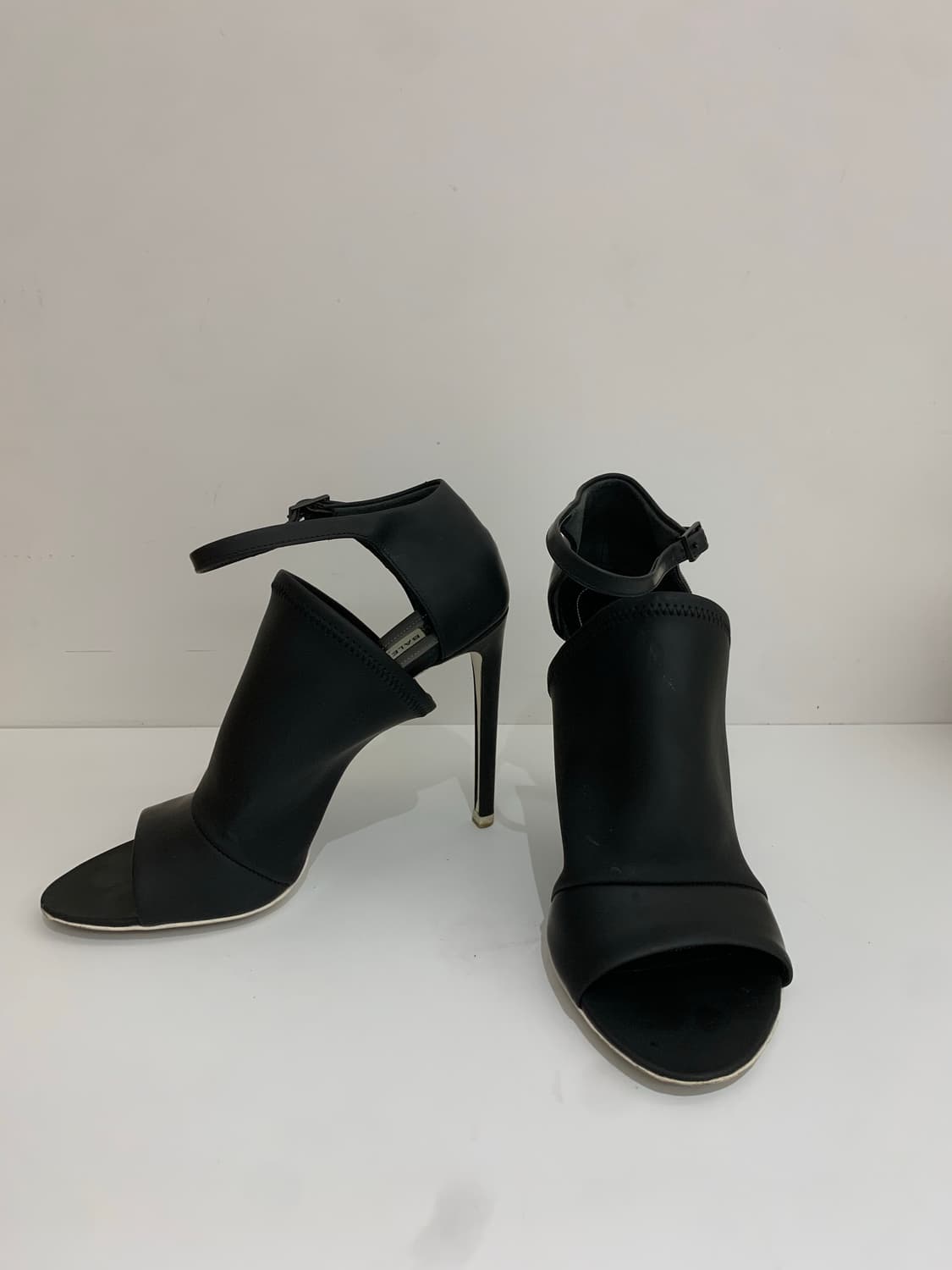 Balenciaga Neoprene Sandal Heels 상품이미지1