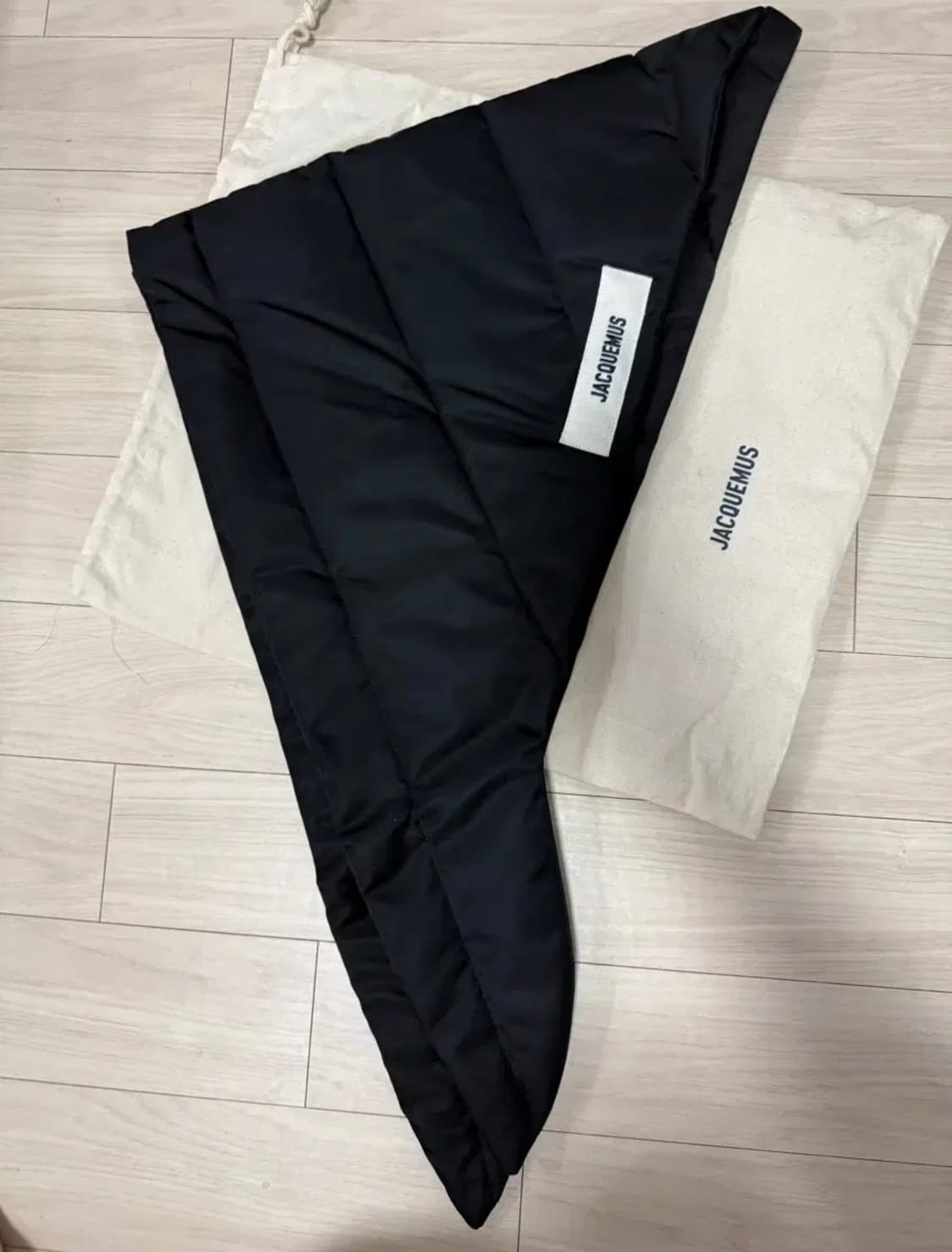 자크뮈스 르 반다나 카풀로 패디드 반다나 블랙 상품이미지1