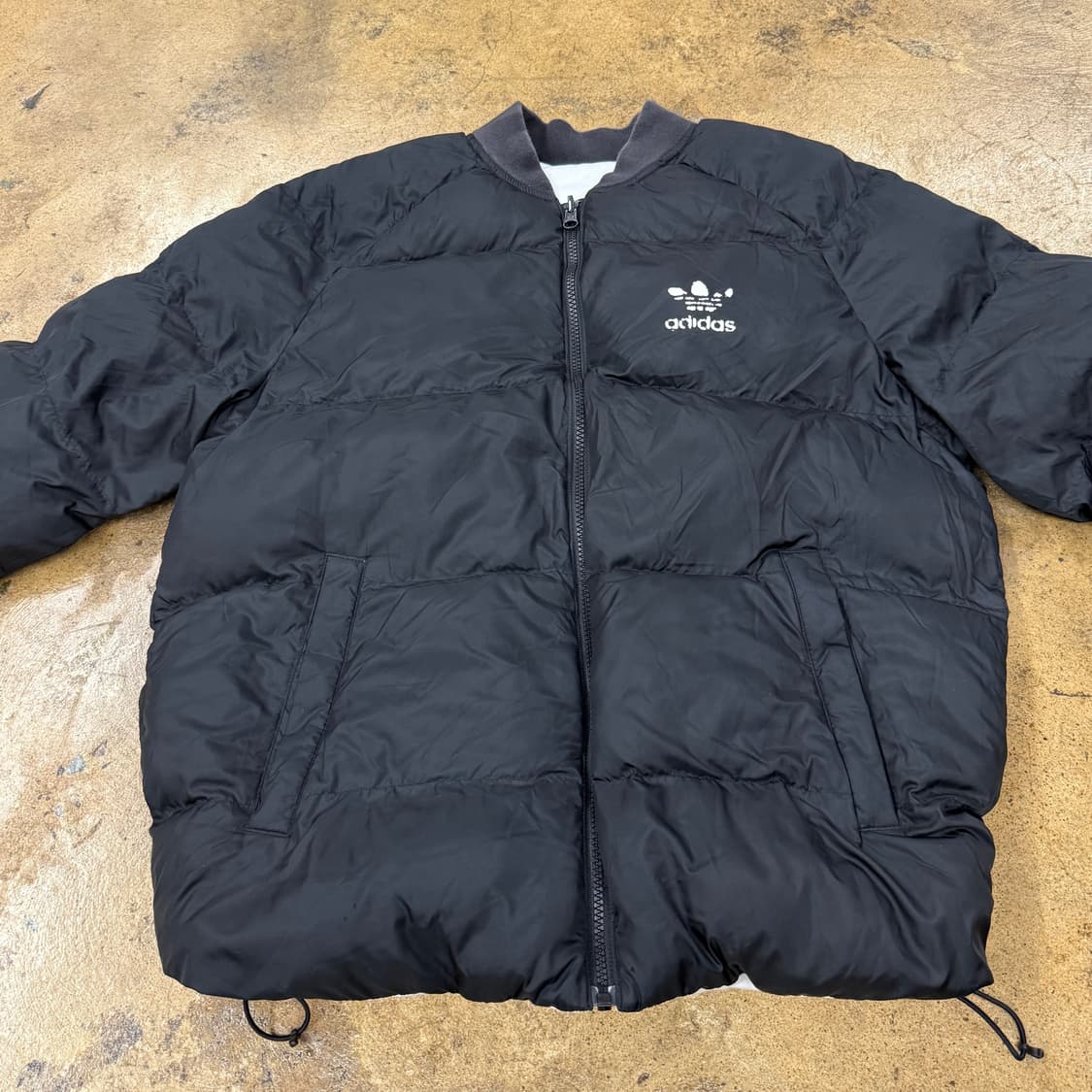 아디다스 흰검 블랙 양면 리버시블 숏패딩 105 상품이미지3