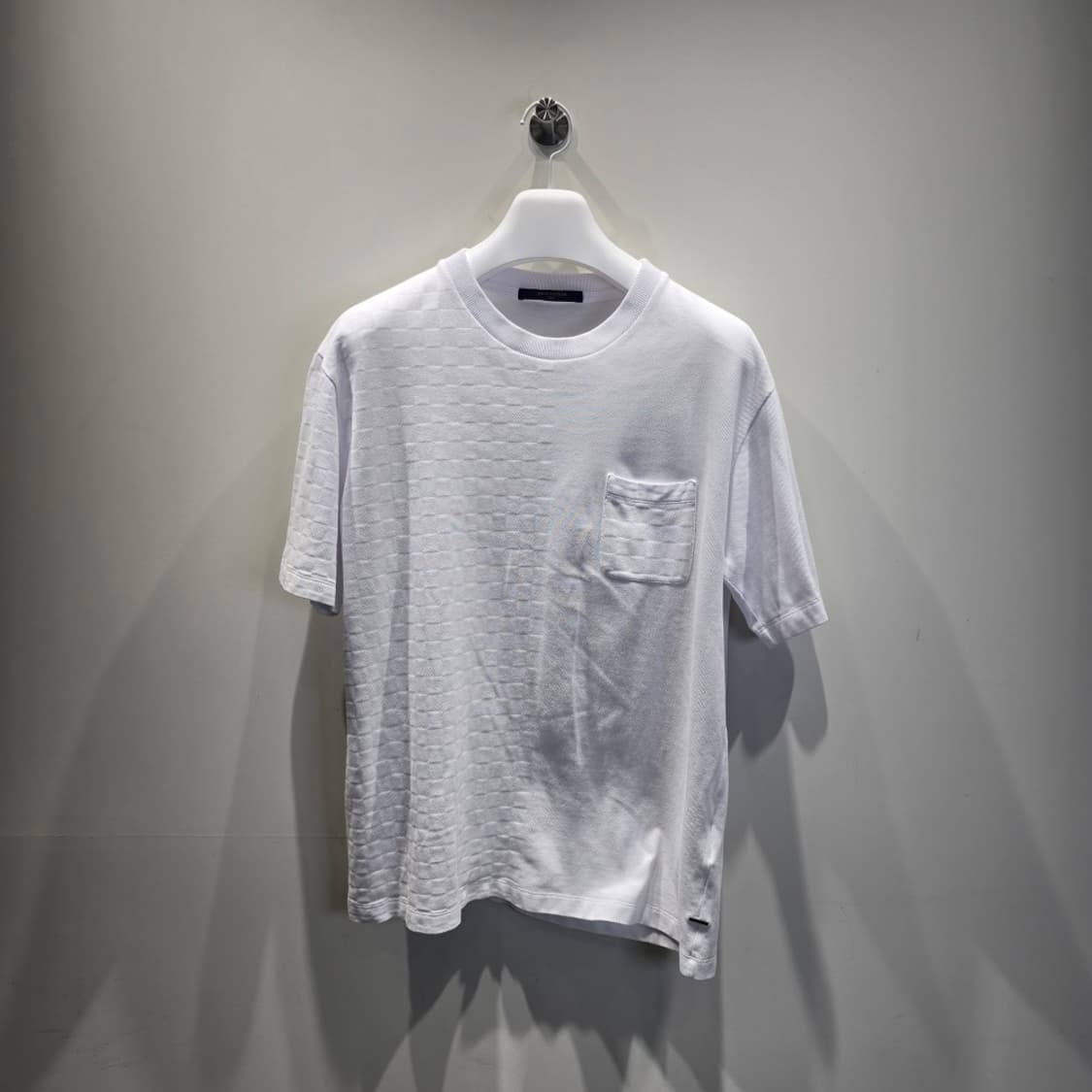 [중고/정품] 루이비통 하프 다미에 포켓 티셔츠 화이트 XL 상품이미지1