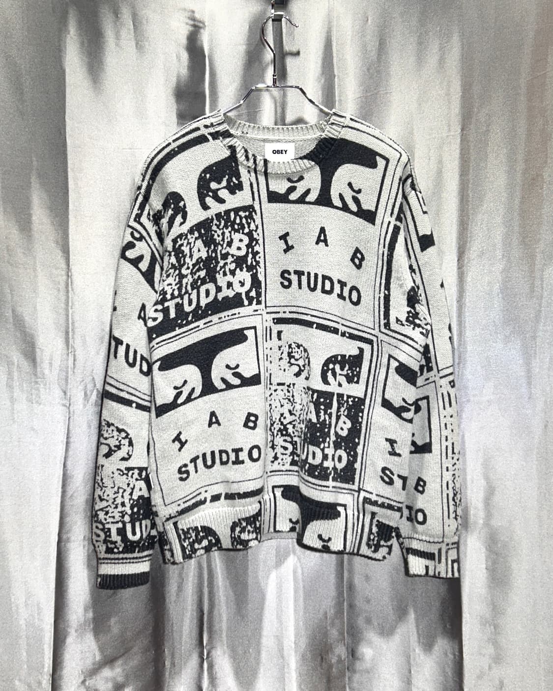 M 오베이 x 아이앱스튜디오 로고 패턴 쿨그레이 니트 상품이미지2