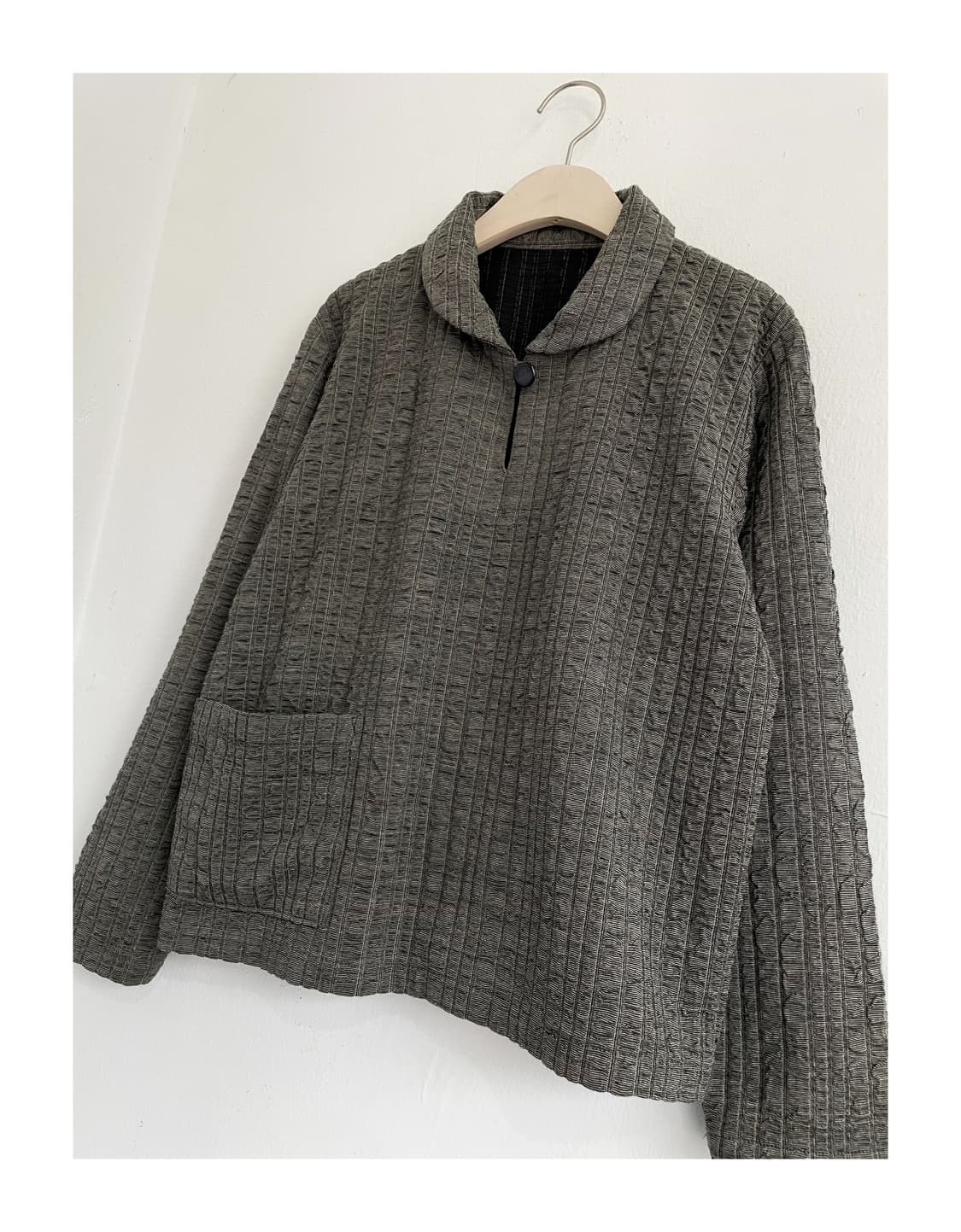 Round collar patterned crop pu 상품이미지1