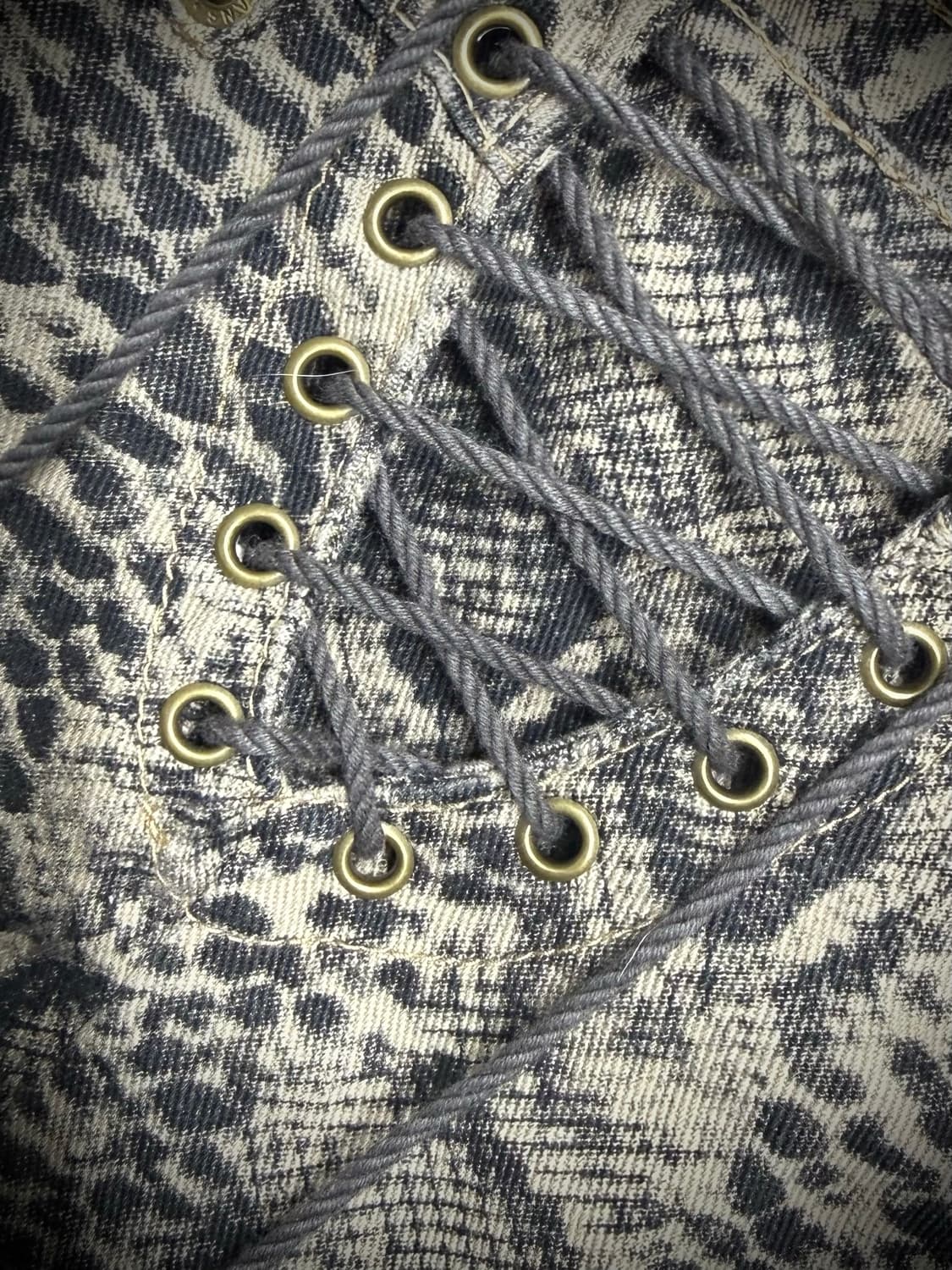 Snake pattern eyelet shorts 상품이미지5