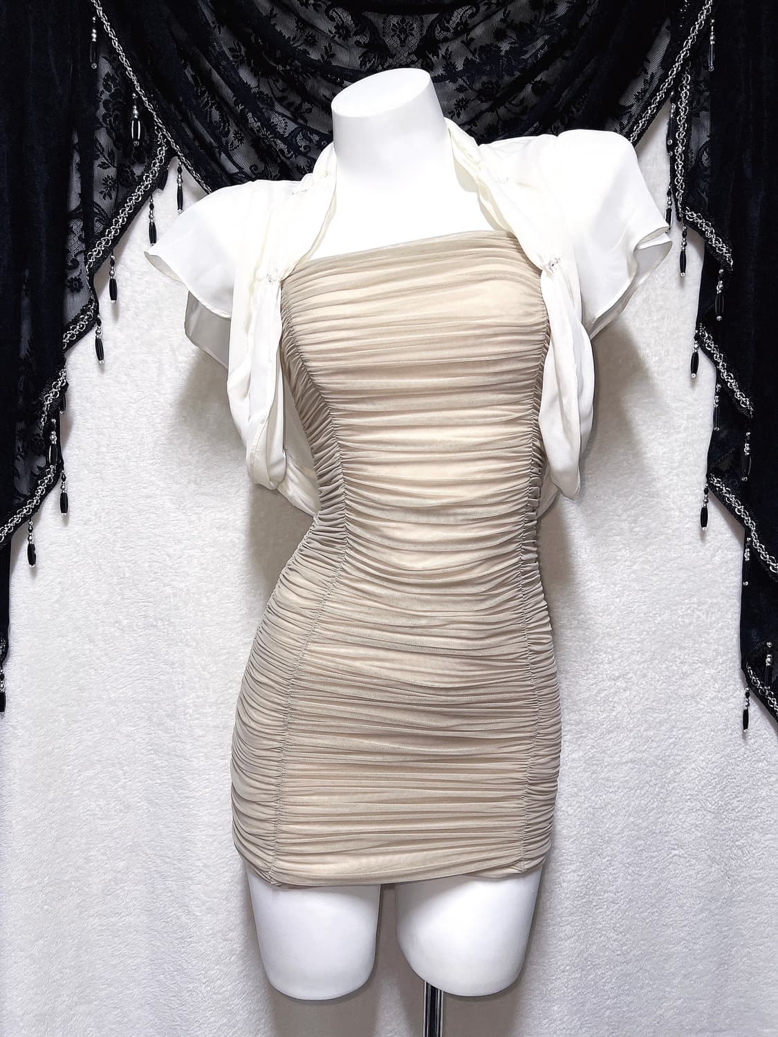 누드베이지 셔링 미니원피스 오네갸루 섹시 파티드레스 연말 딱붙핏 홀리데이 상품이미지1