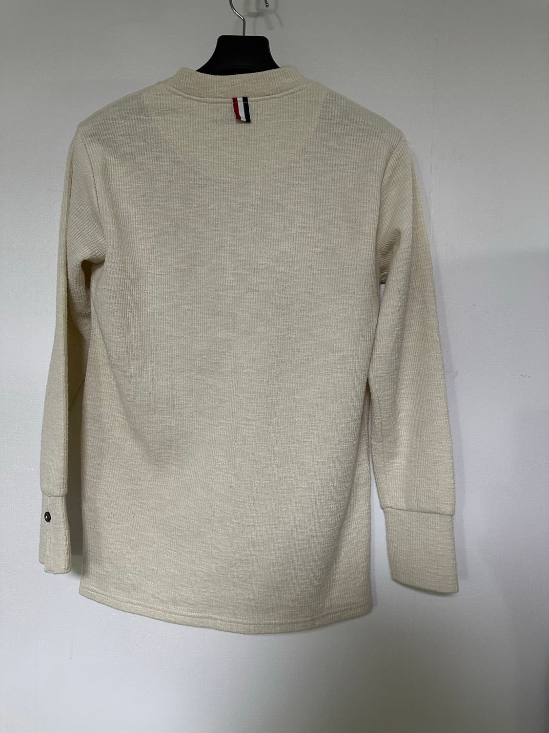 톰브라운 아이보리 삼선 완장 가디건 상품이미지4