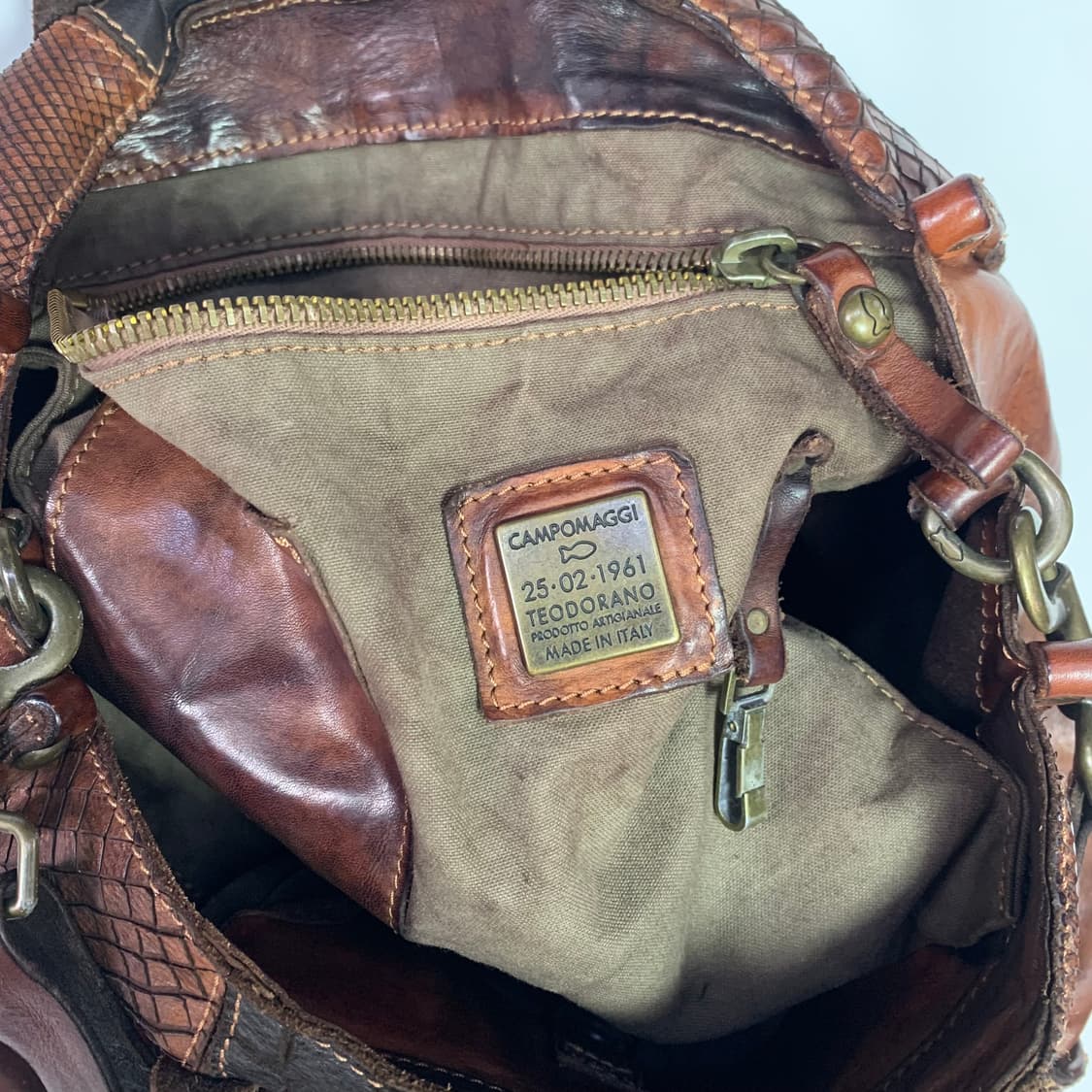 캄포마지 엠보싱 토트백 상품이미지6