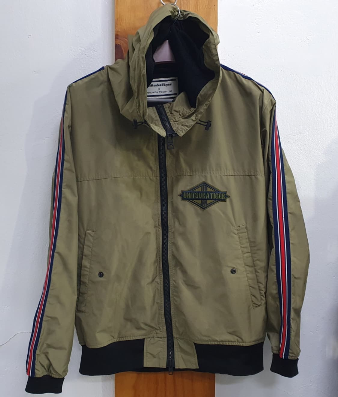 오니츠카 타이거 후드바람막이(100) 상품이미지1