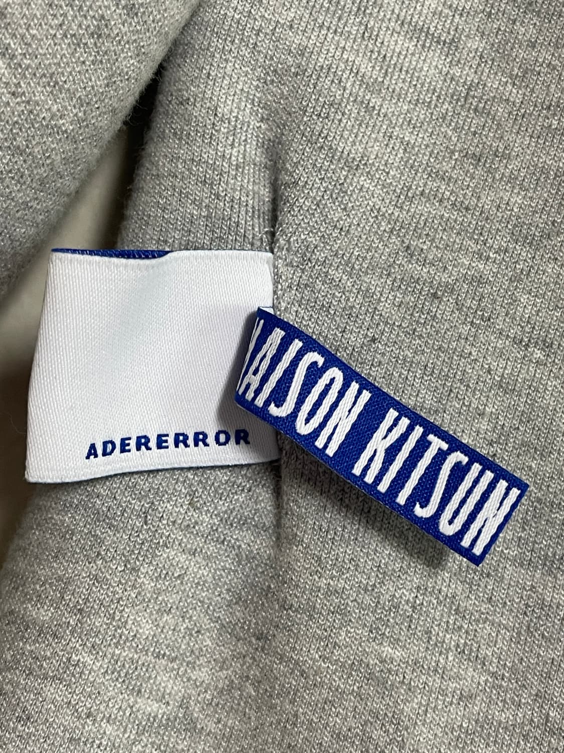 아더에러 메종키츠네 메디테이션 폭스 스웻셔츠 그레이 상품이미지8