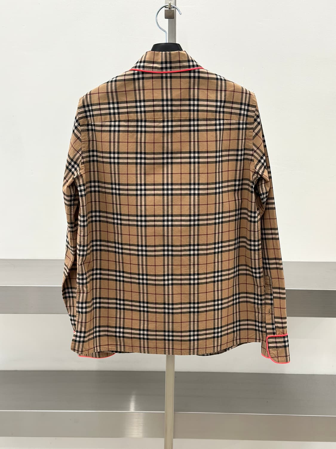 버버리 신형 노바체크 파이핑 셔츠  상품이미지4