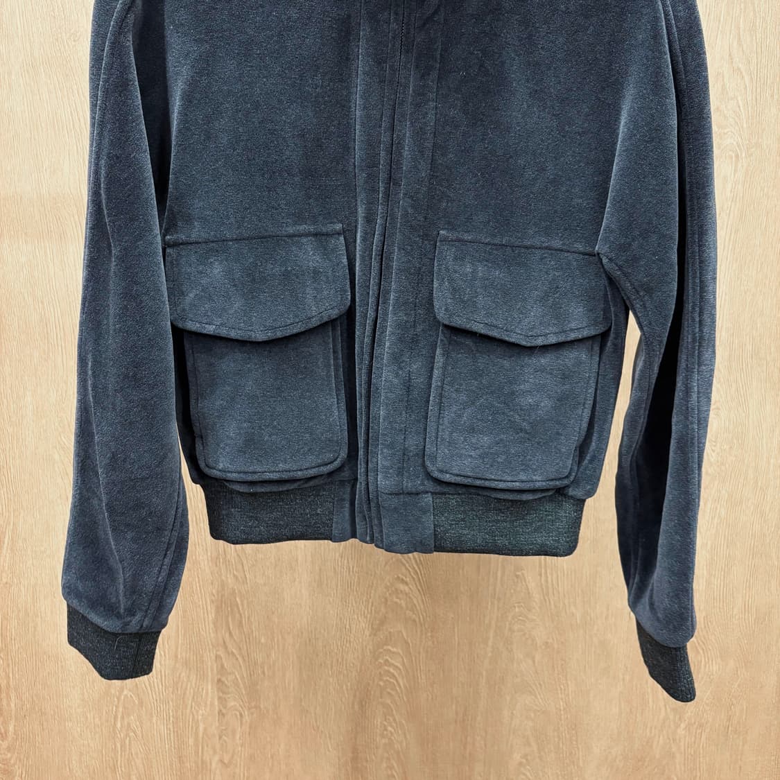 랑방 하이넥 집업 자켓 클래식 미니멀 벨벳 원단 니트 시보리 디테일 블랙 상품이미지5