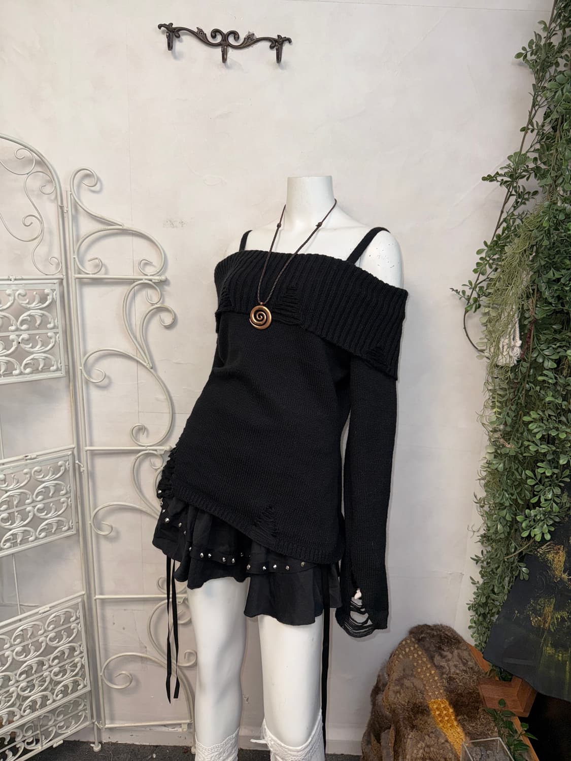 Romwe black grunge damage 오프숄더 니트 상품이미지1