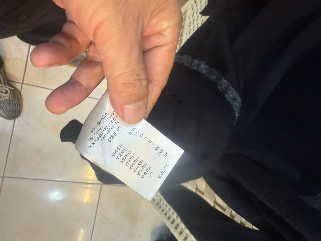 95-100 정품 루이비통 2054패치워크 모크 니트 팝니다 상품이미지6