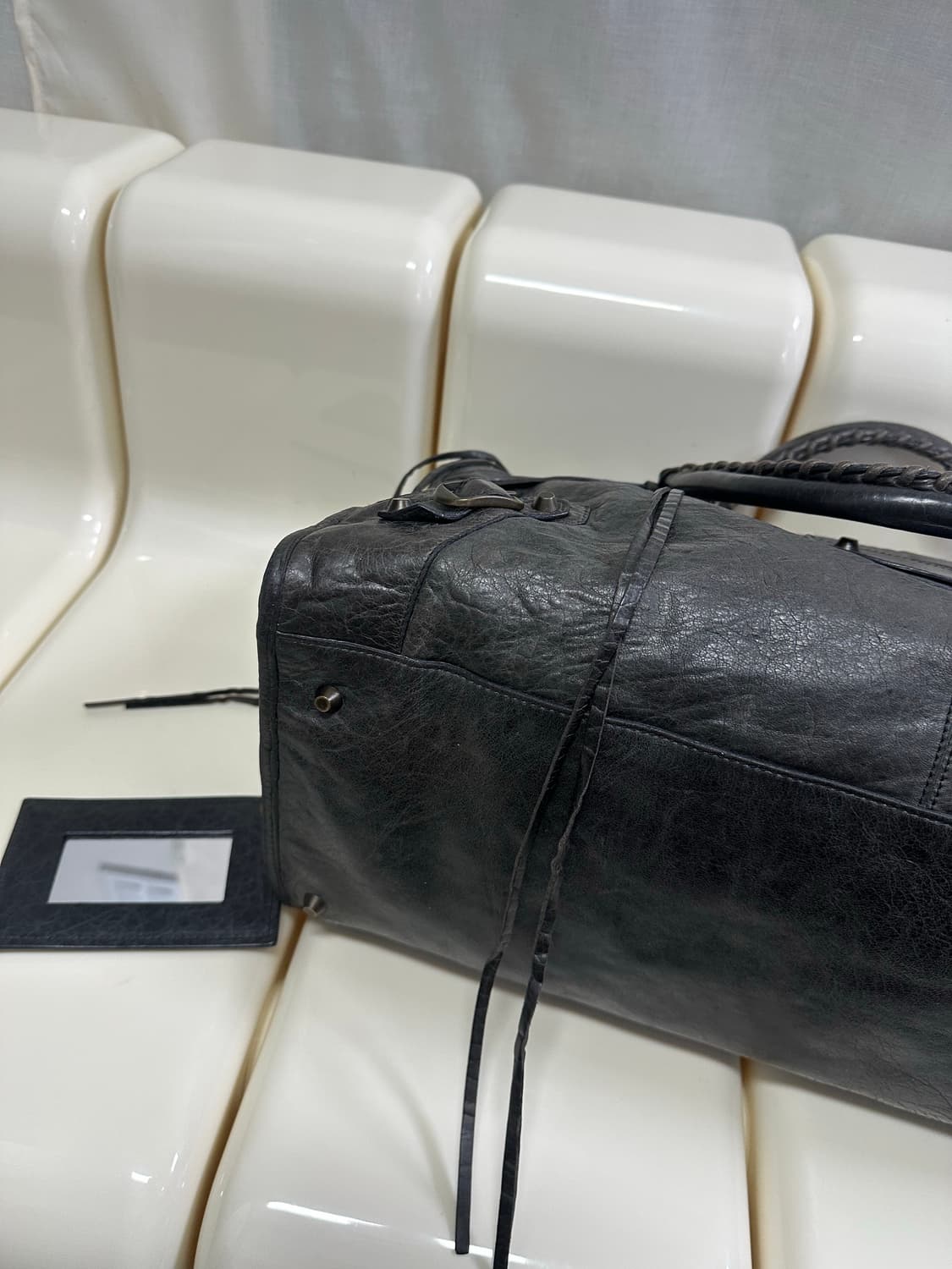 [A 정품] 발렌시아가 시티 모터백 라지 다크그레이 상품이미지6