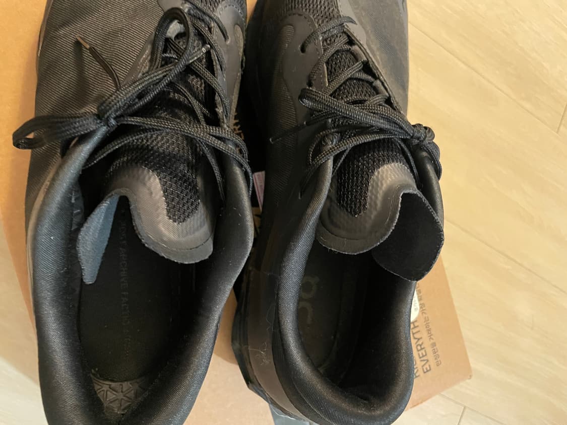 (265) 온 러닝 x 포스트아카이브팩션 파프 클라우드벤쳐 피크올블랙 상품이미지4