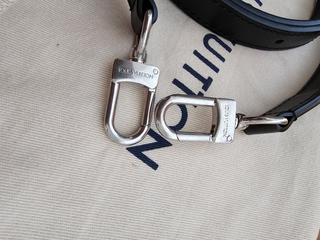 루이비통 한정판 퍼렐 이어폰 그라데이션 크로스백 (새상품) 상품이미지10